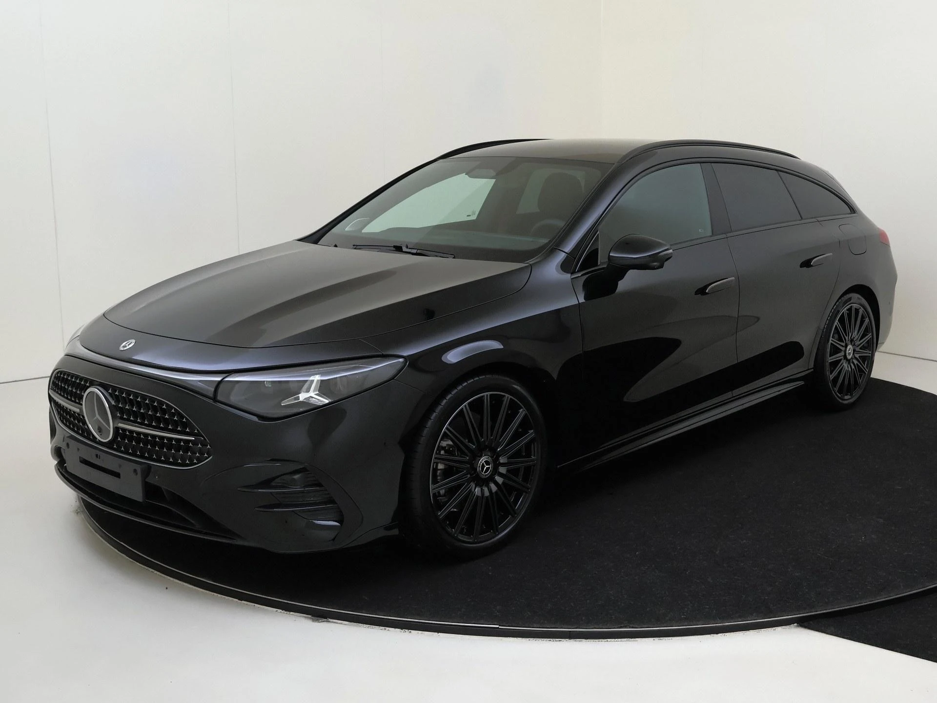 Mercedes-Benz-CLA-image-1
