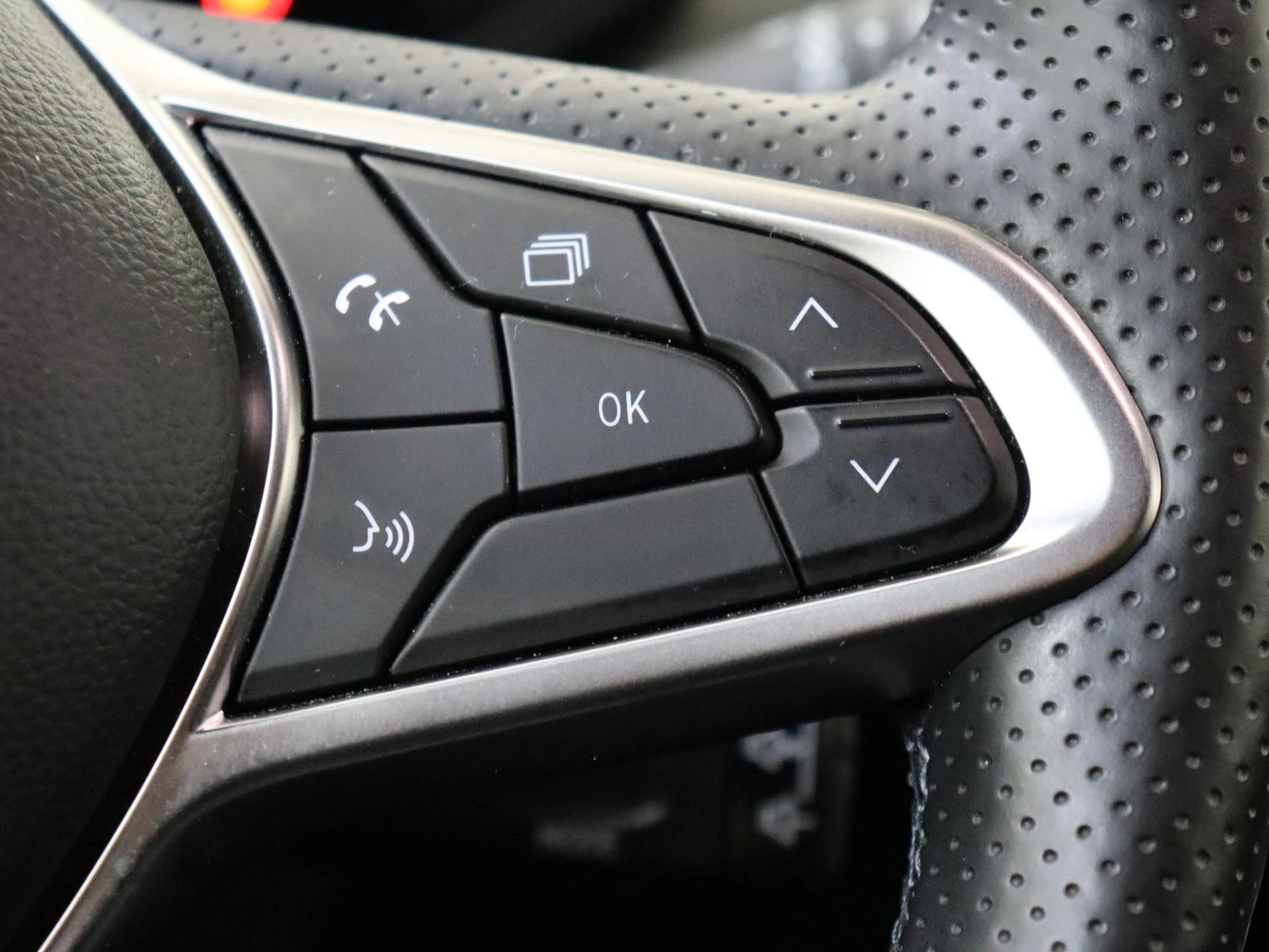Mitsubishi-Colt-image-12