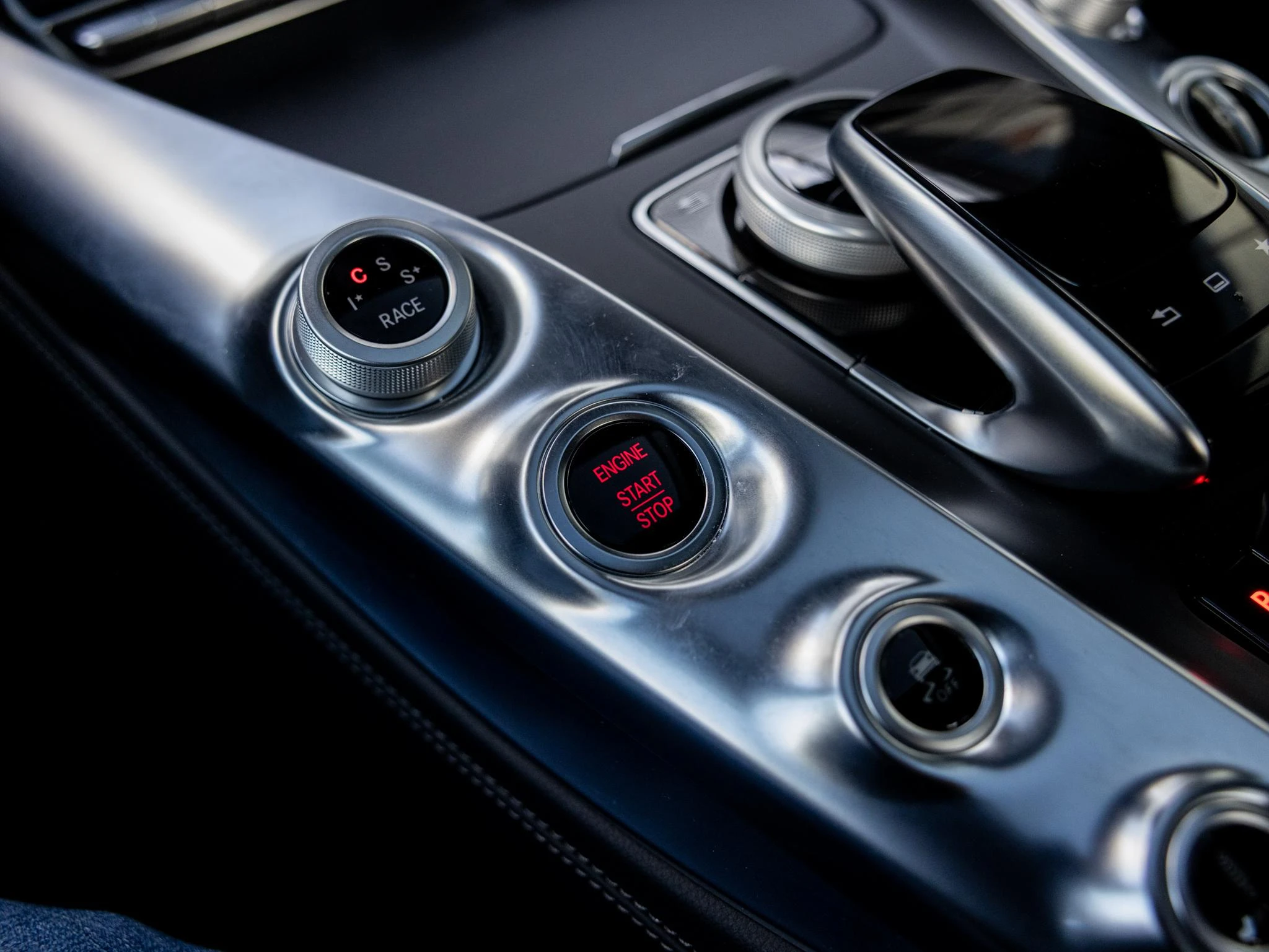 Mercedes-AMG-GT-image-43