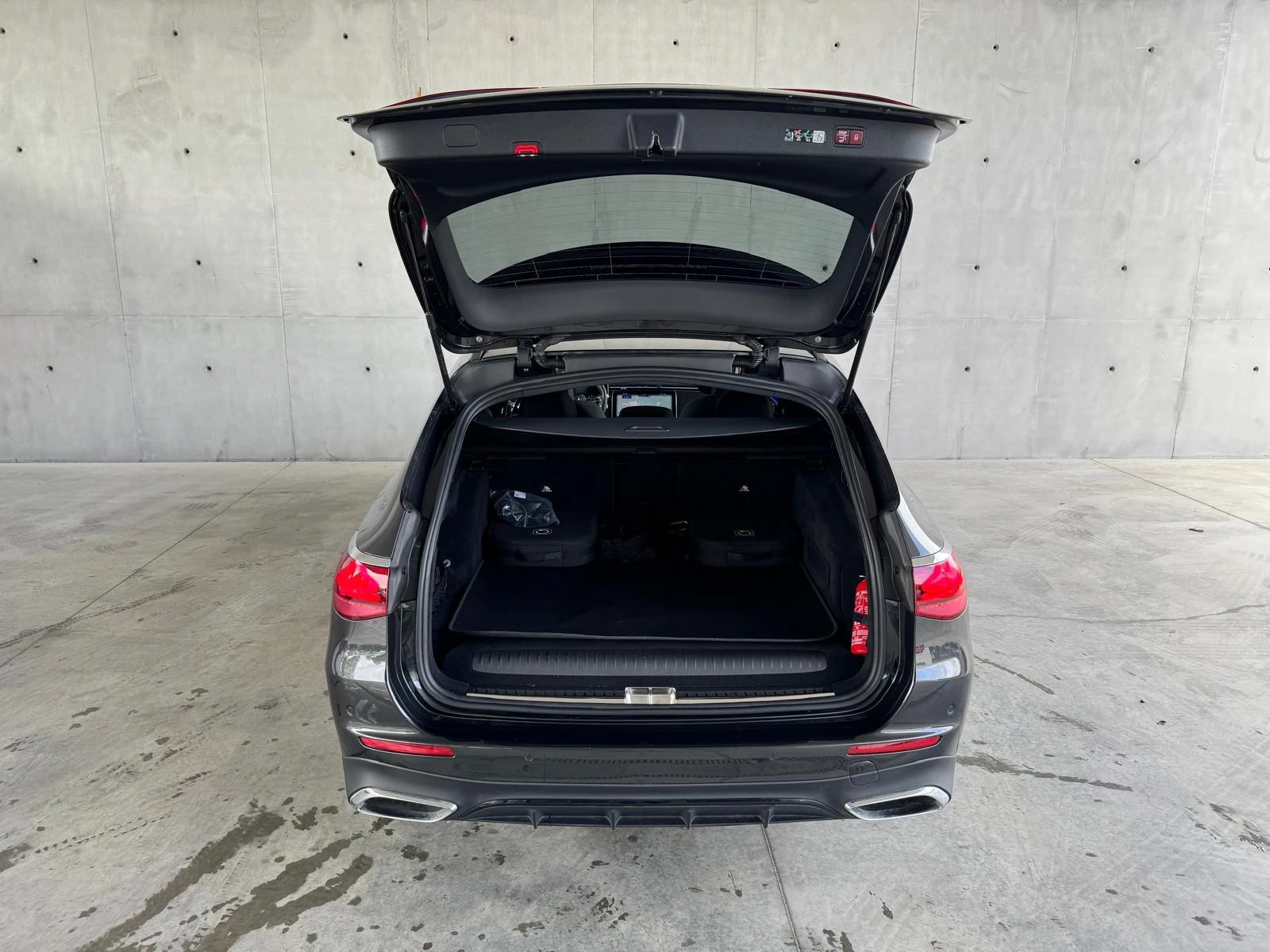 Mercedes-Benz E-Klasse 300 e AMG Line Break + PANO DAK + BURMESTER + DIGITAL LIGHT + NIGHTPACK