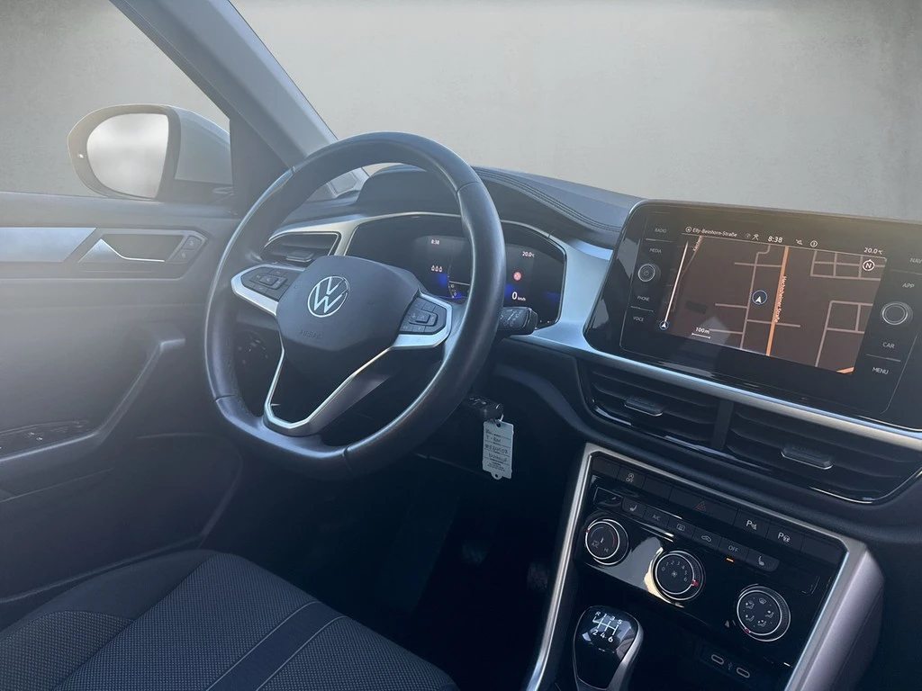 Volkswagen-T-Roc-image-6