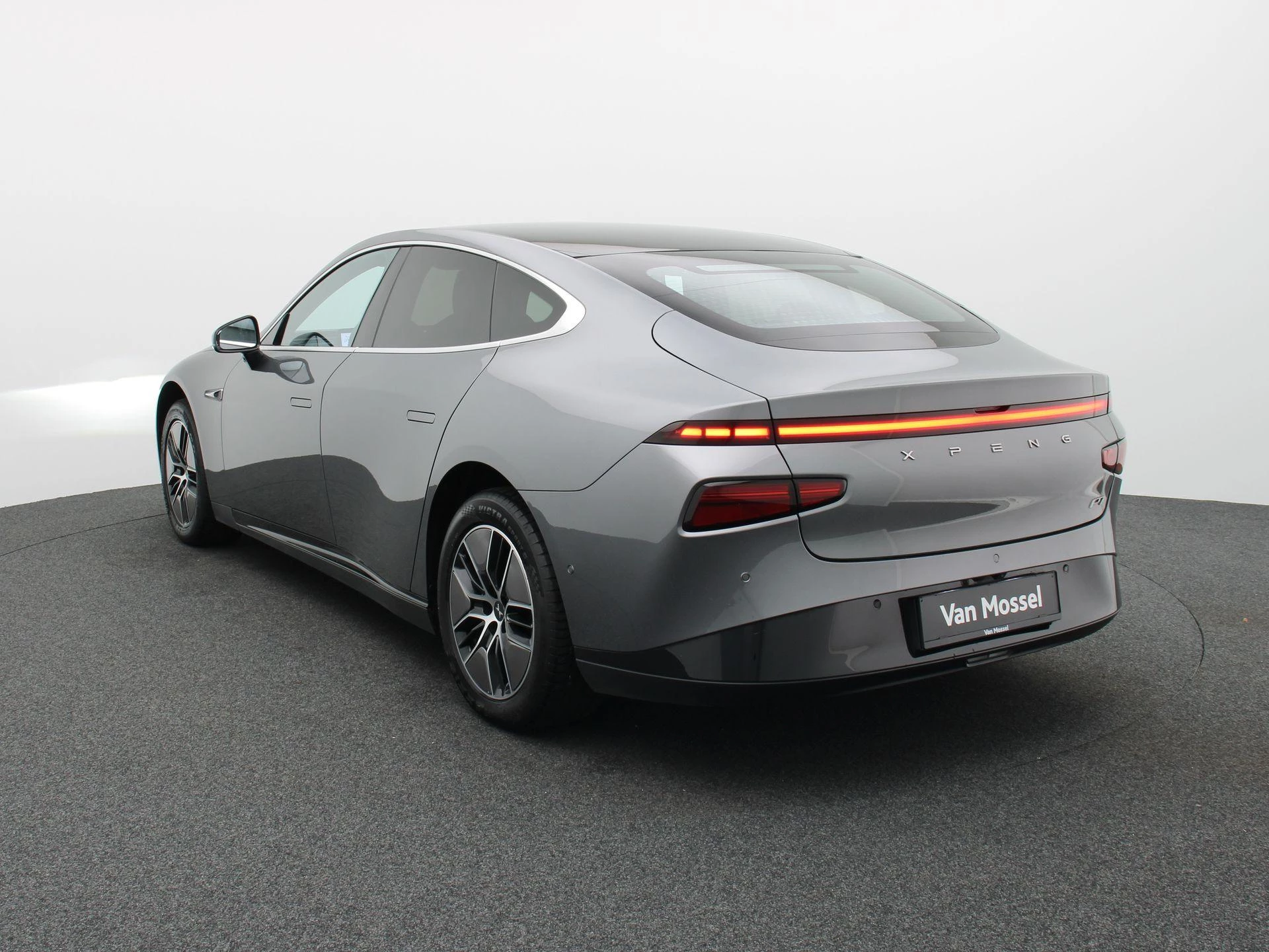 Xpeng P7