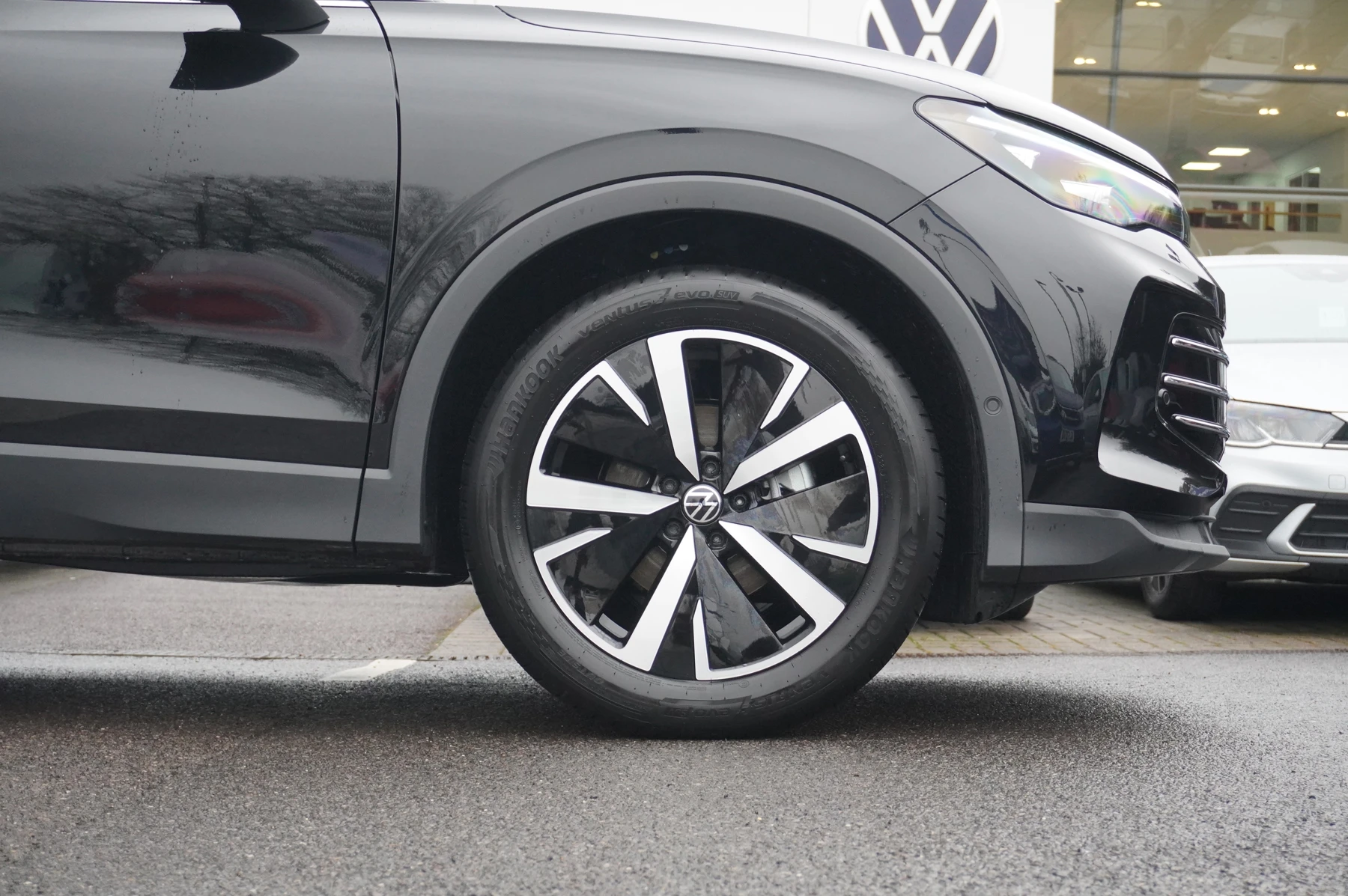 Volkswagen-Tiguan-image-22
