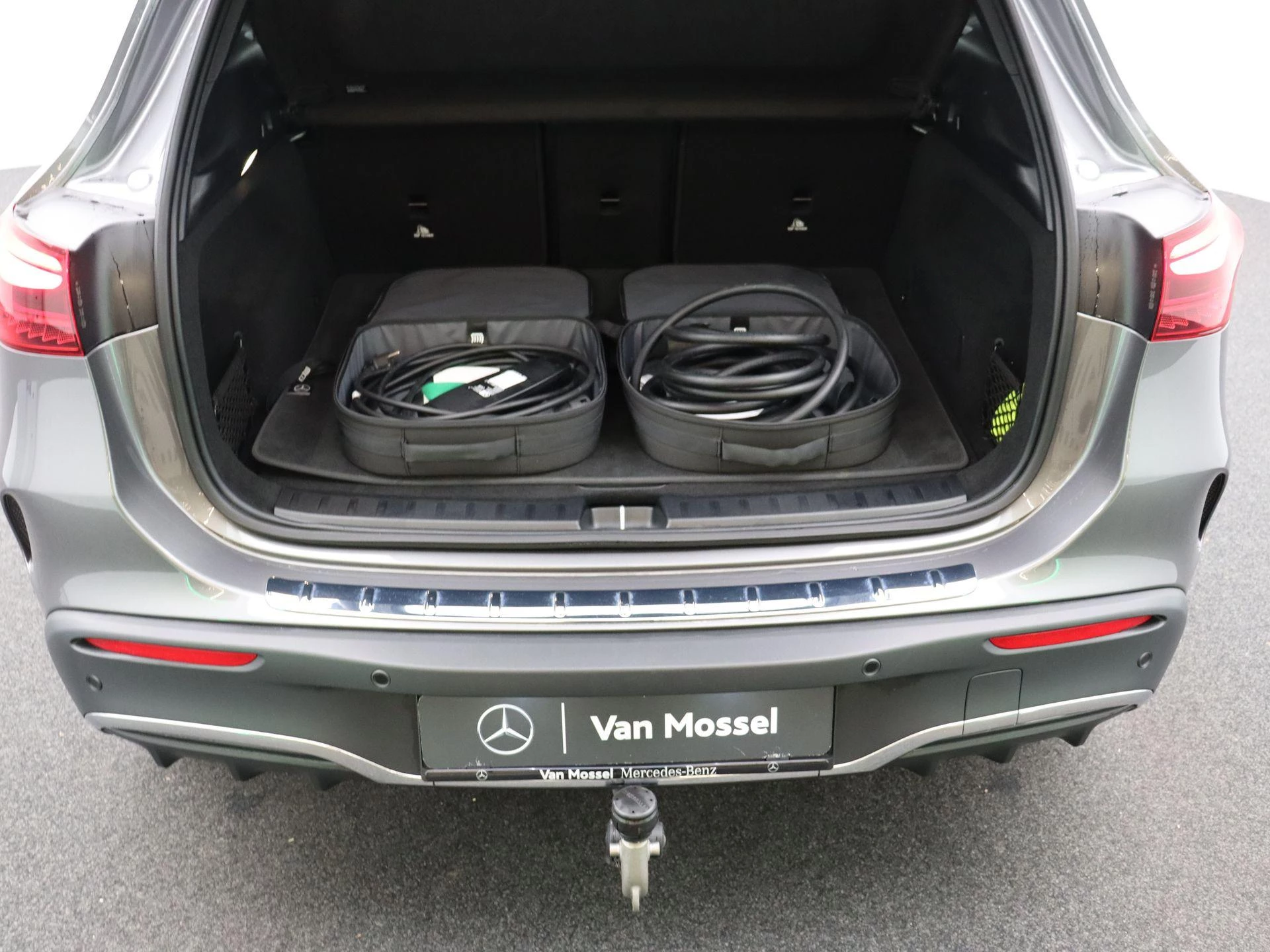 Mercedes-Benz EQA 250+ STAR EDITION + AMG + PANO DAK + BURMESTER + TREKHAAK + HEAD UP