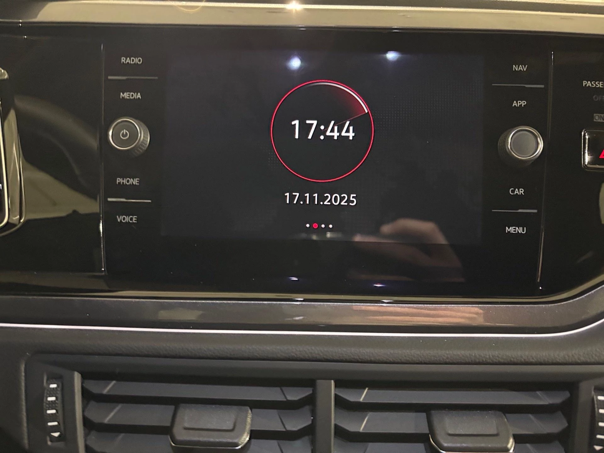 Volkswagen-Polo-image-2