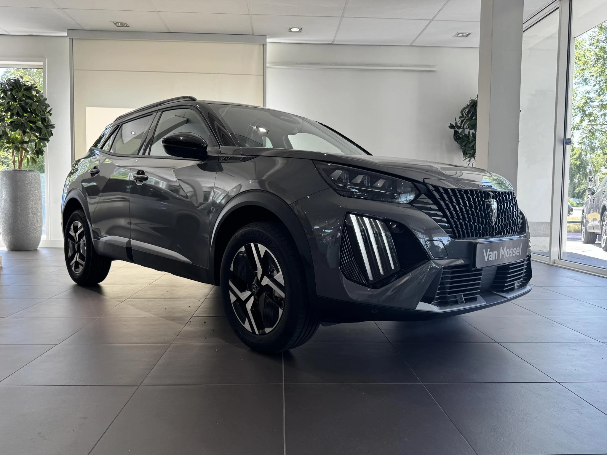 Peugeot 2008 1.2 Hybrid 145 GT