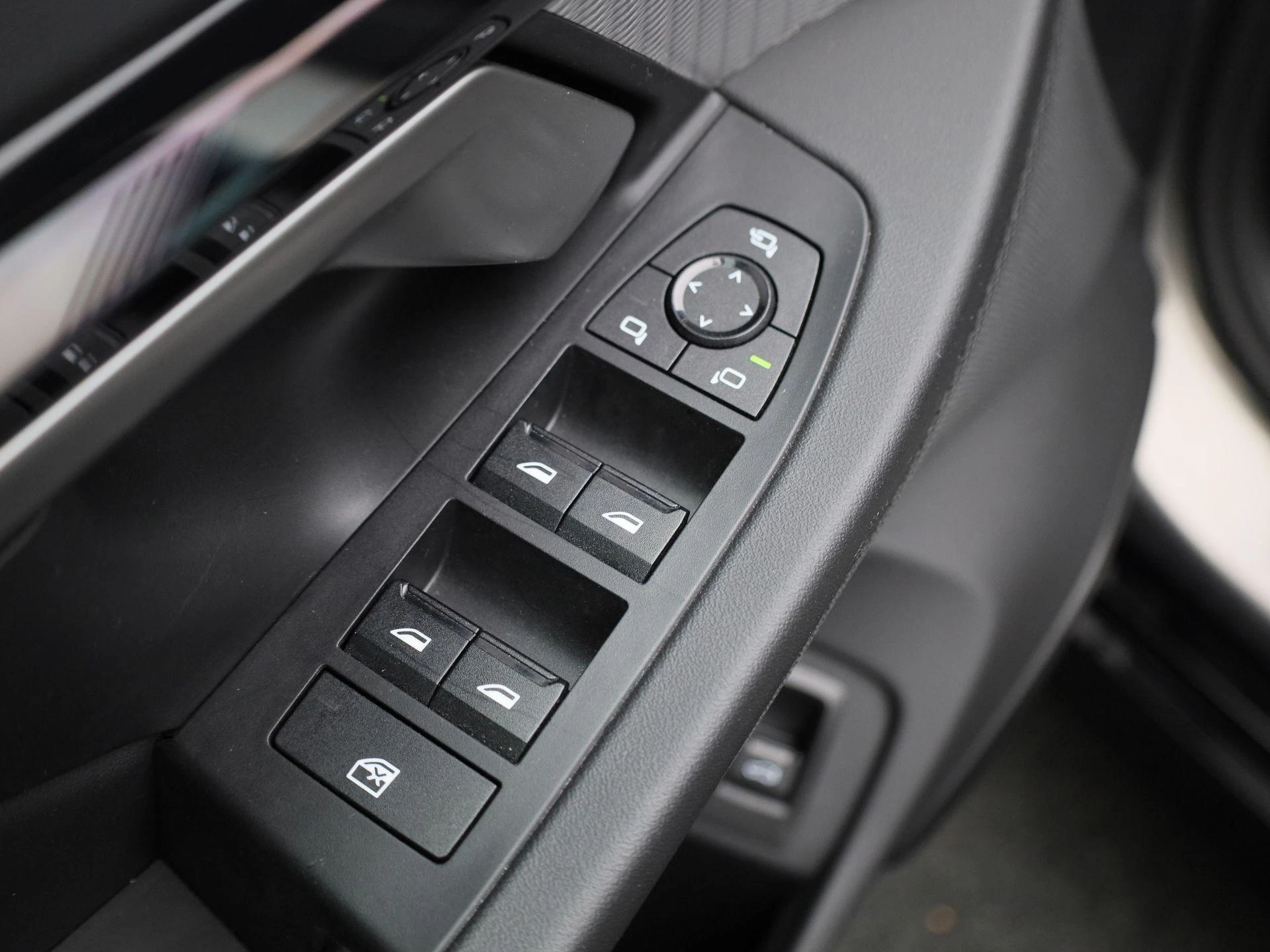 BMW-i5-image-35