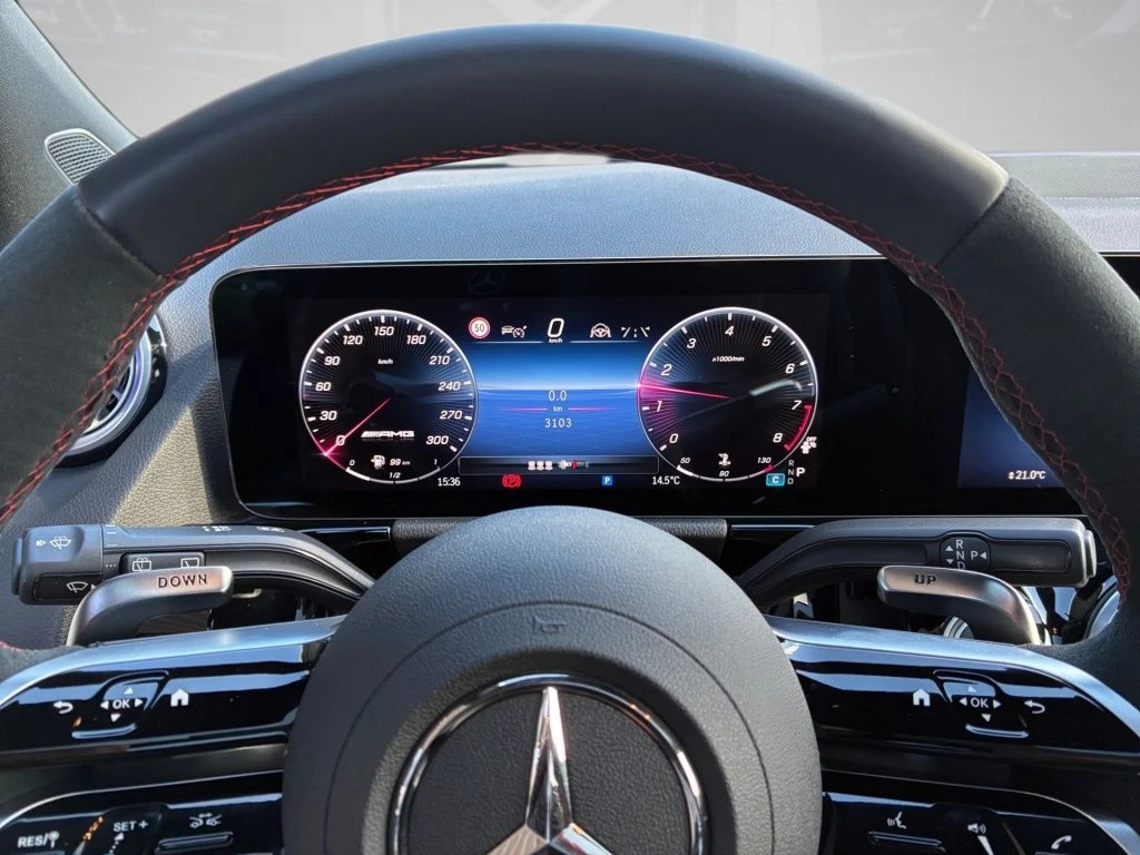 Mercedes-AMG-GLA 45 S AMG-image-6
