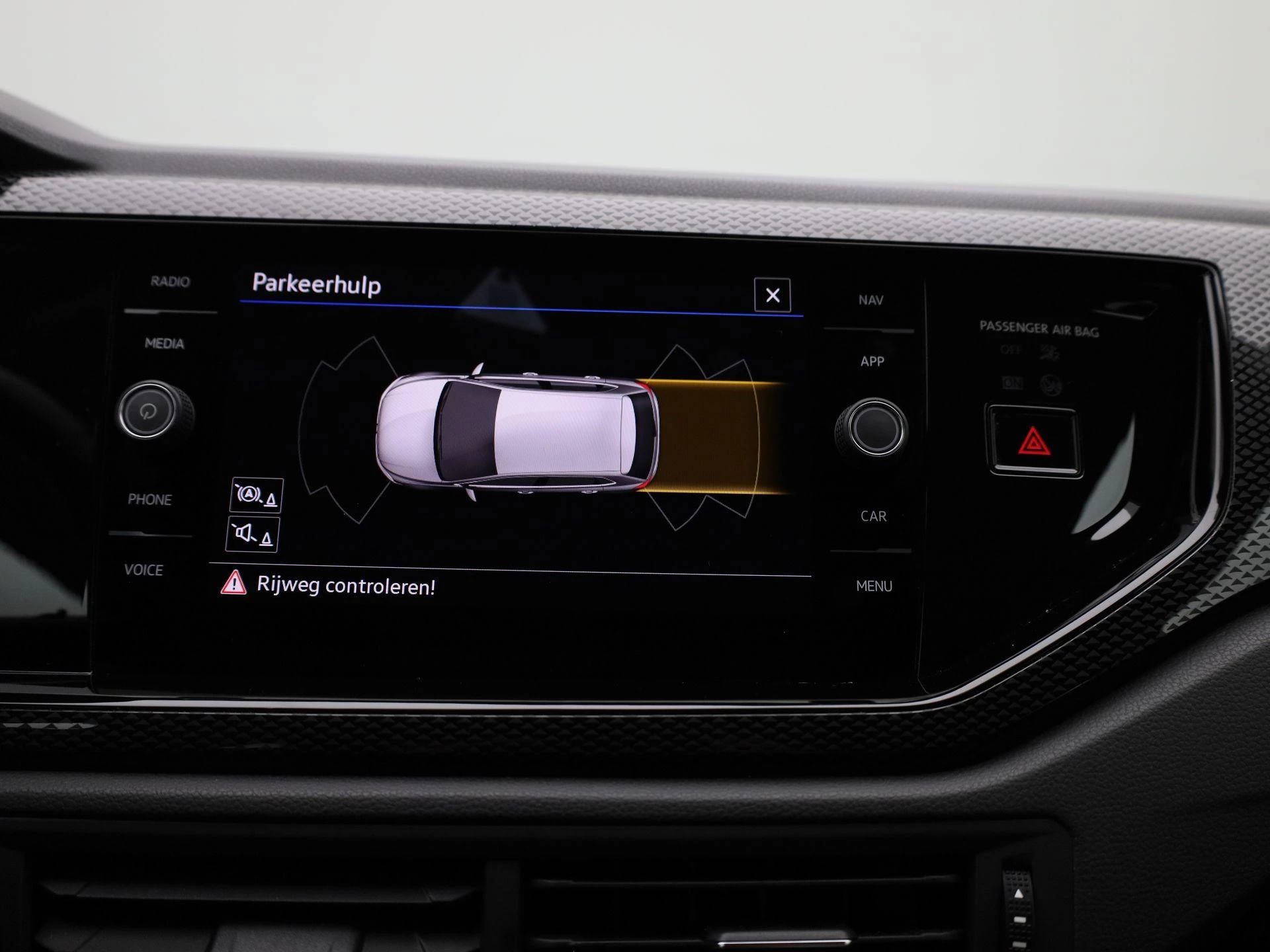 Volkswagen-Polo-image-27
