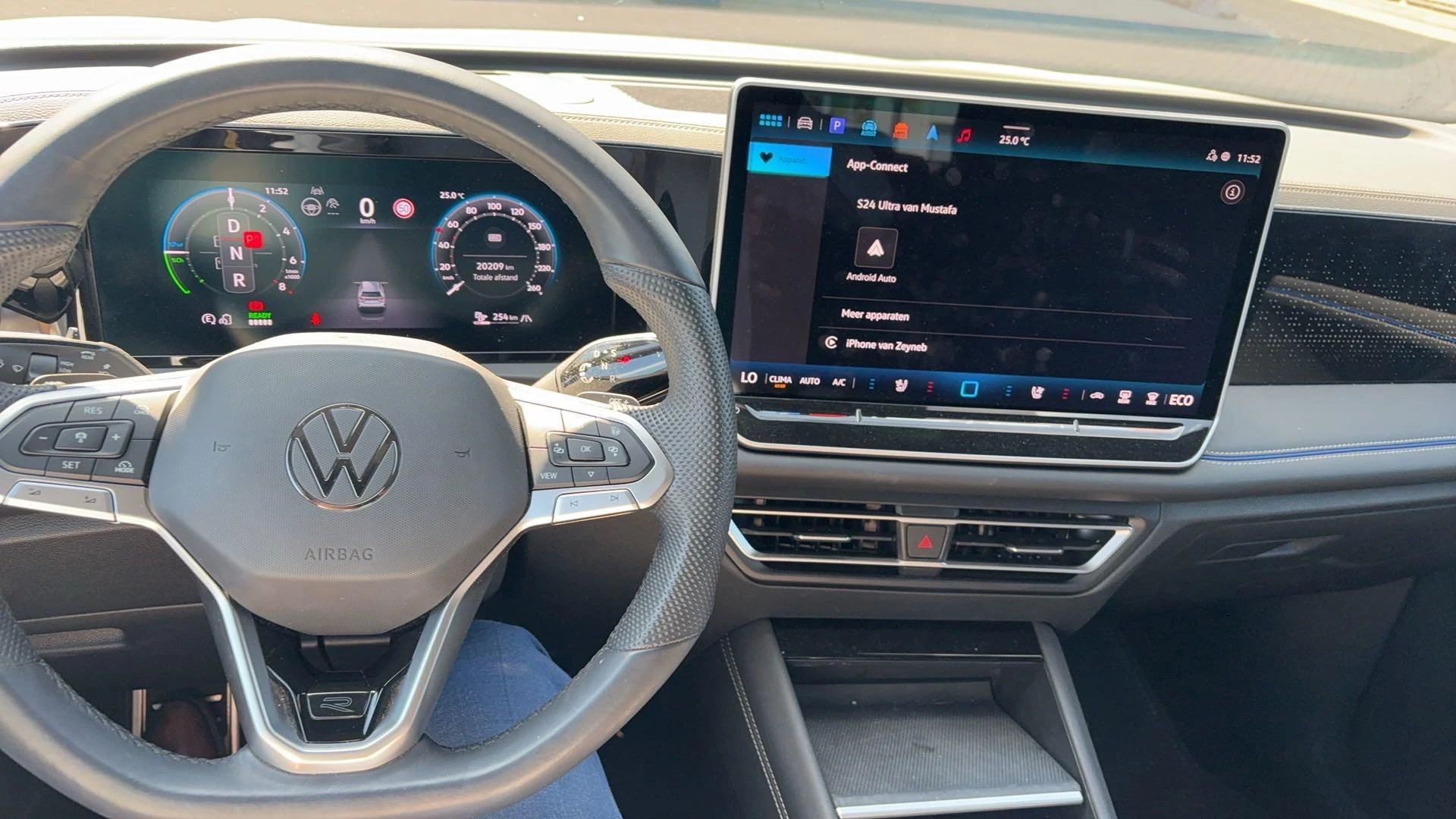 Volkswagen-Tiguan-image-6