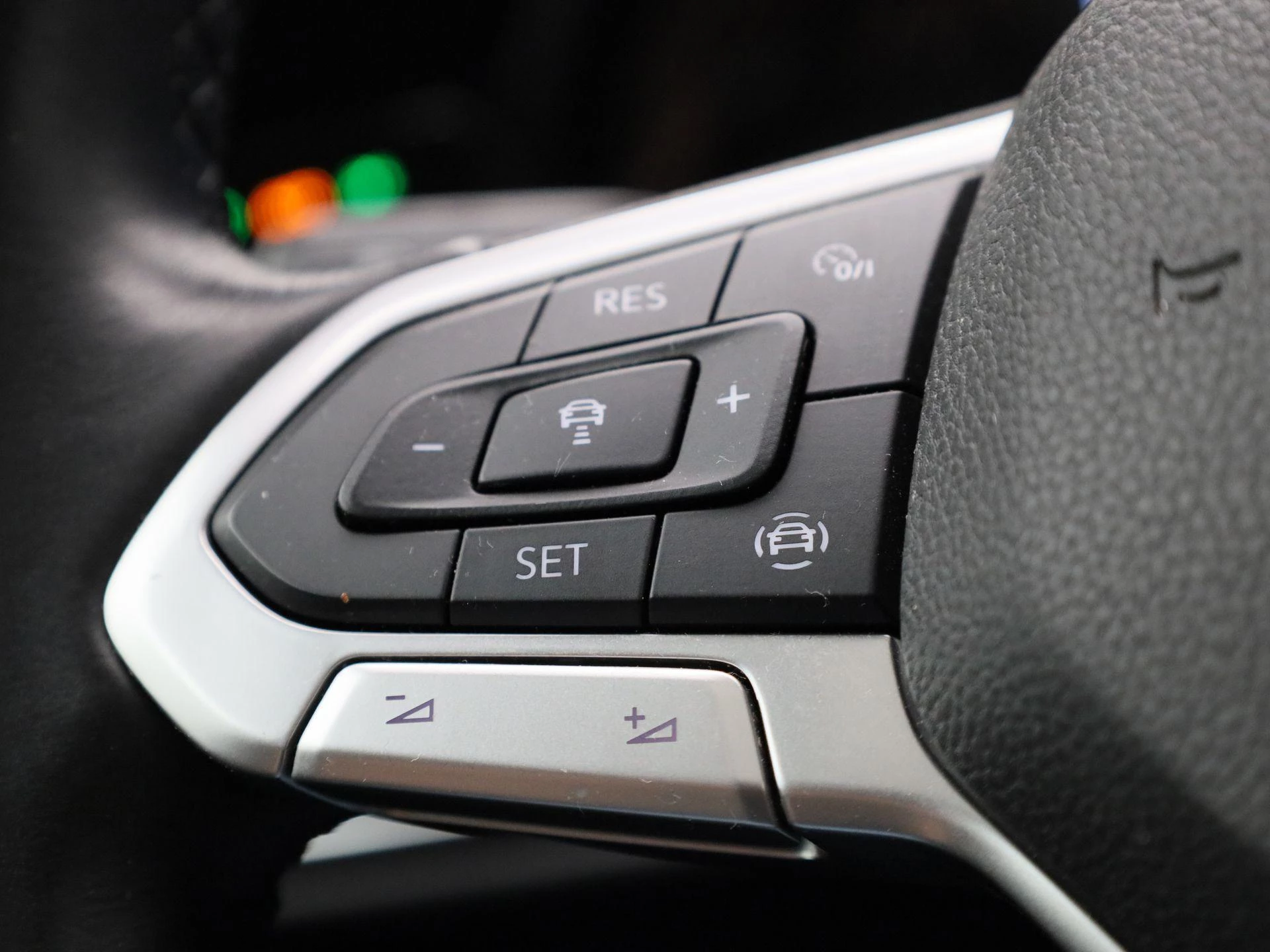 Volkswagen Golf 1.5 eTSI R-Line