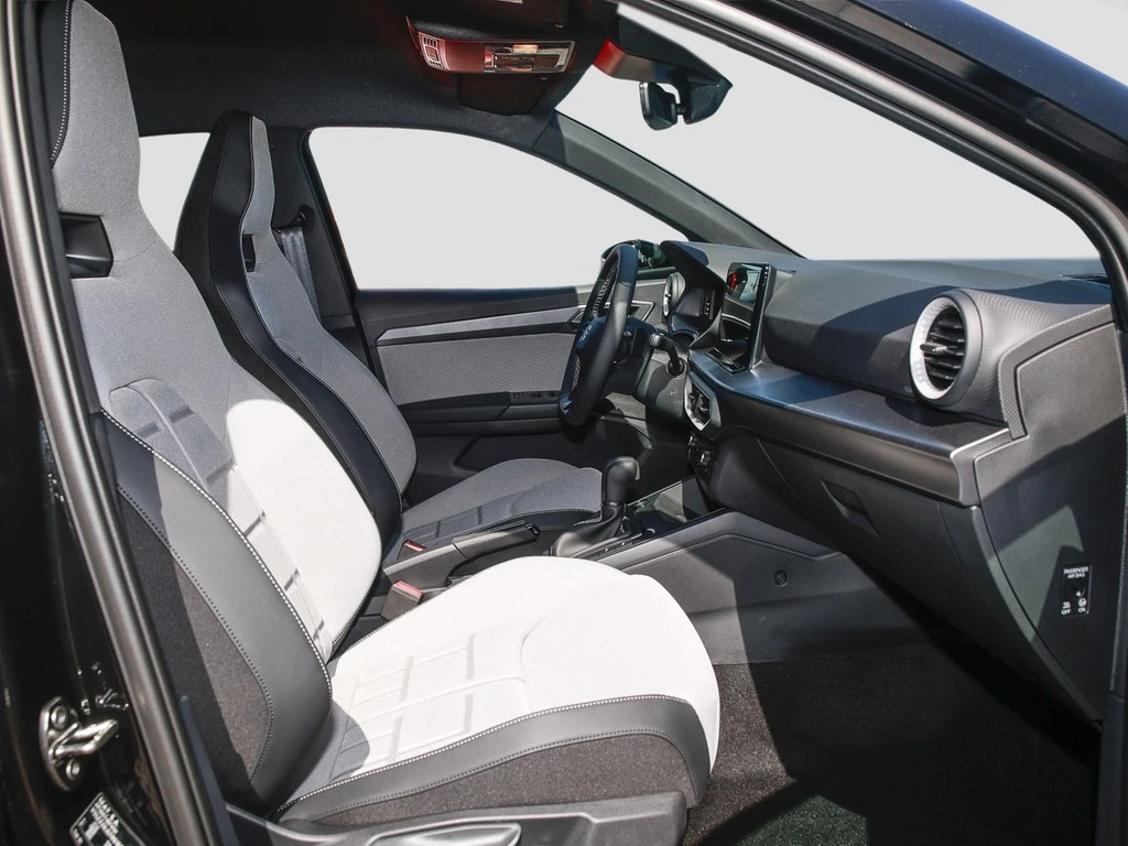 SEAT-Arona-image-6