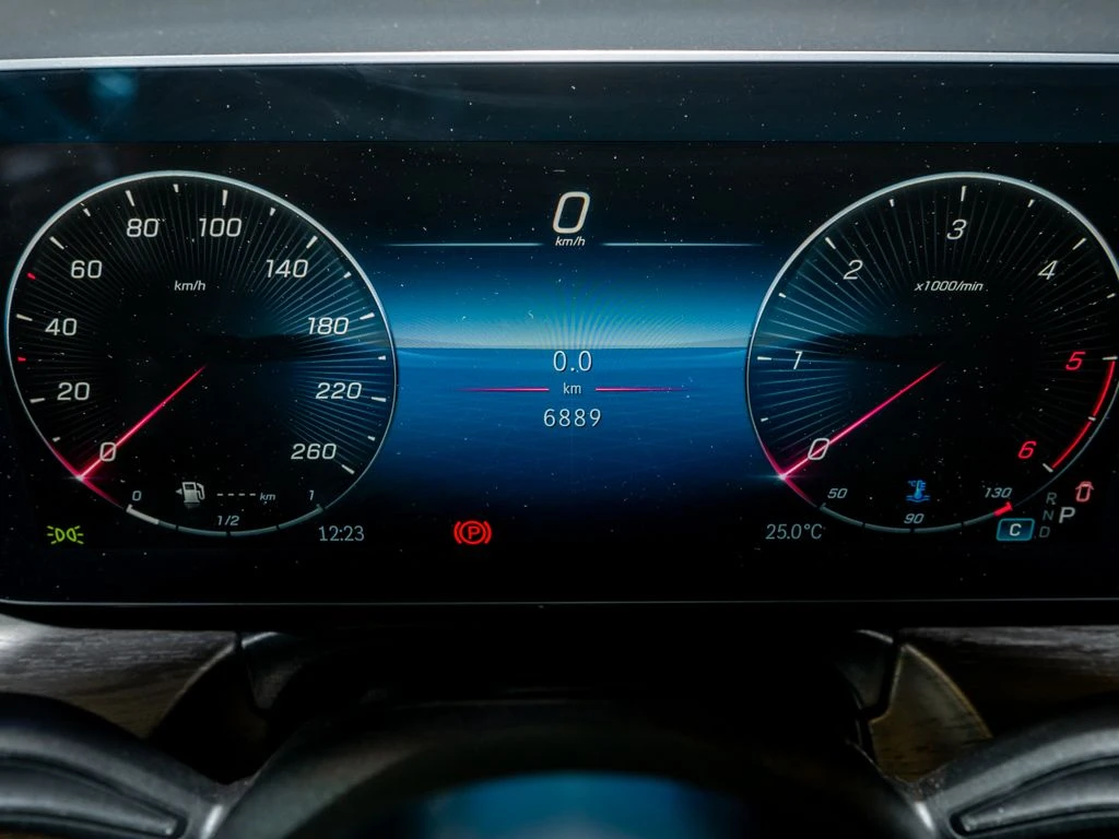 Mercedes-Benz-Marco Polo-image-13