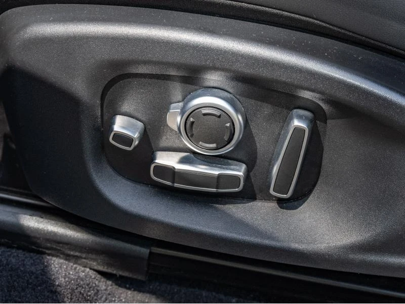 Jaguar-E-PACE-image-15