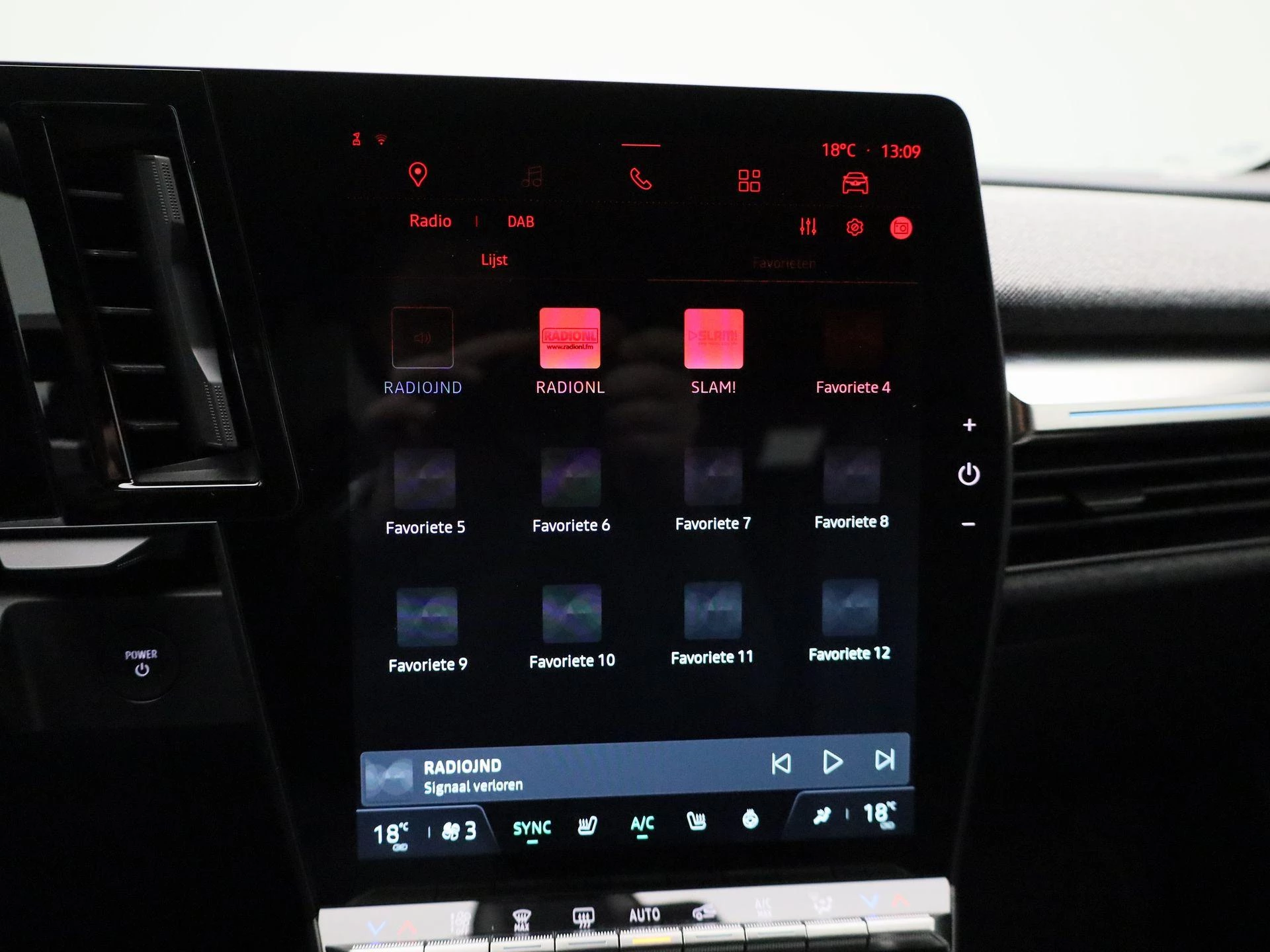 Renault-Megane E-Tech-image-16