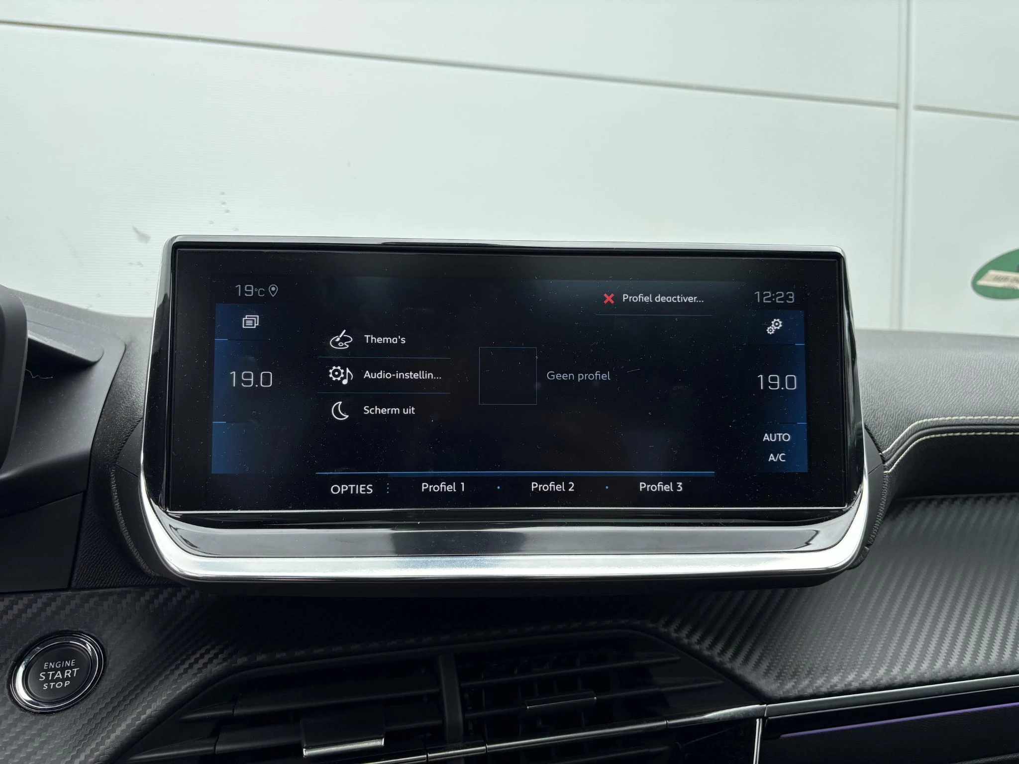 Peugeot-208-image-27
