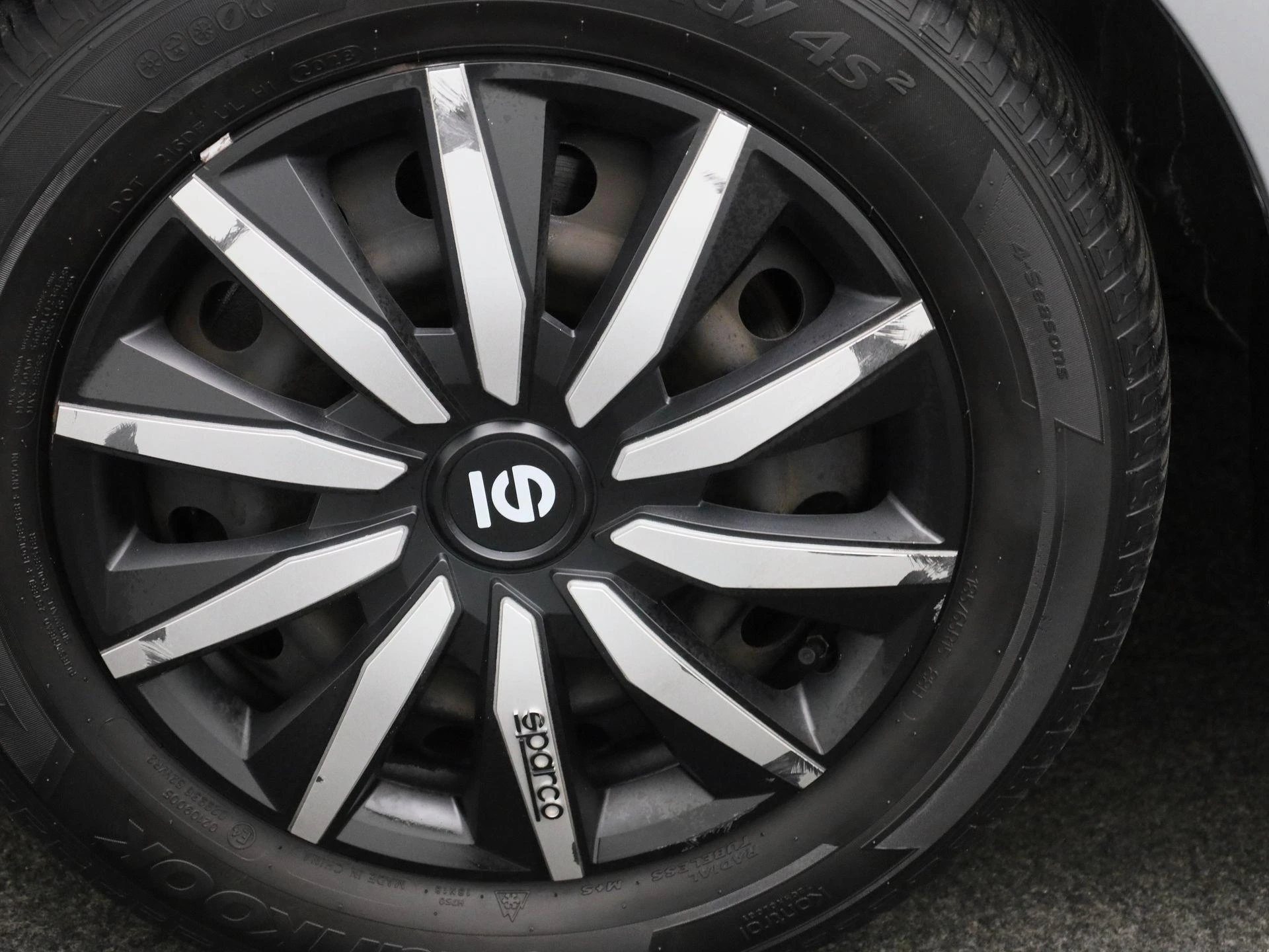 Toyota-Yaris-image-12