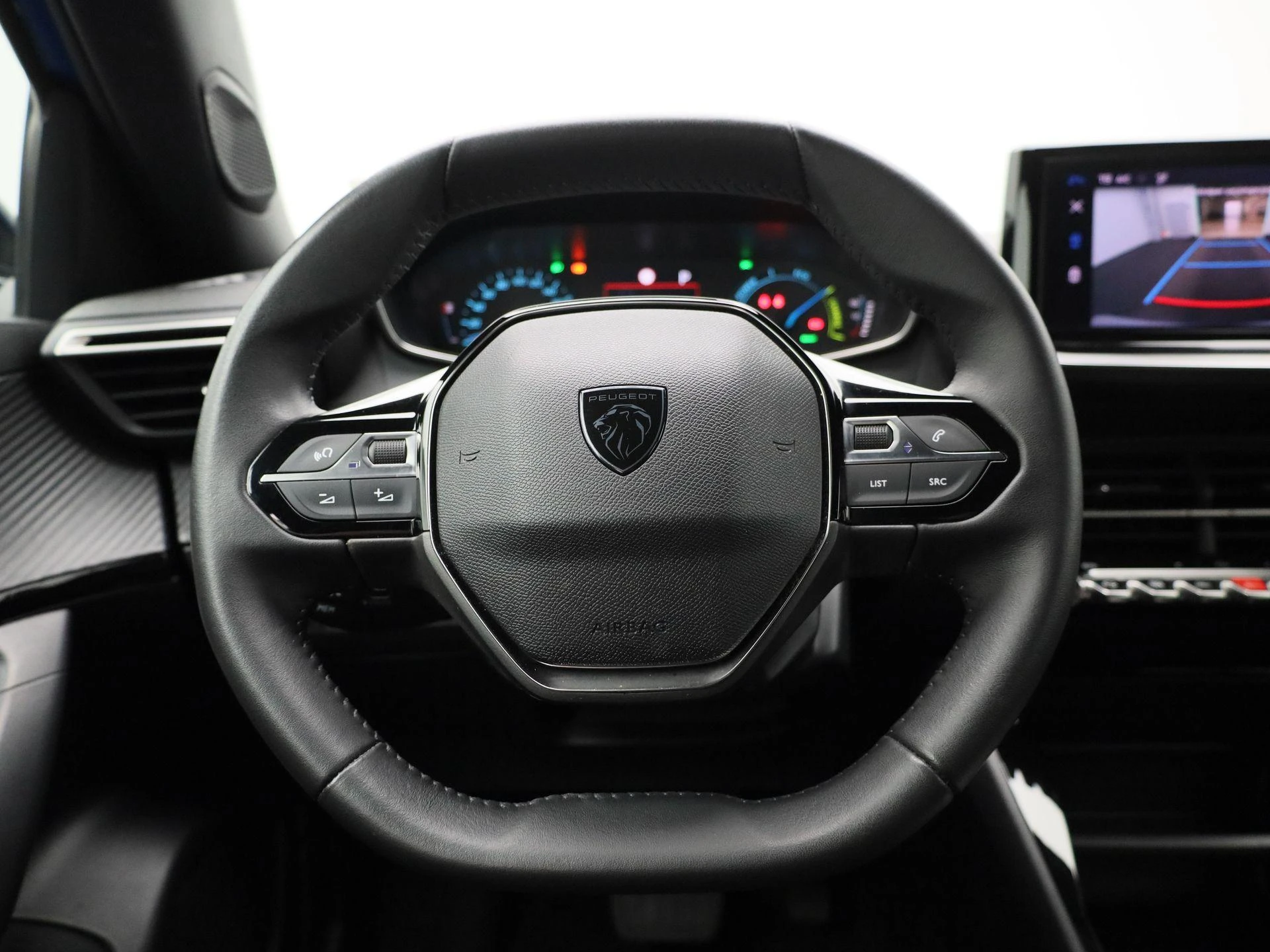 Peugeot-e-2008-image-6