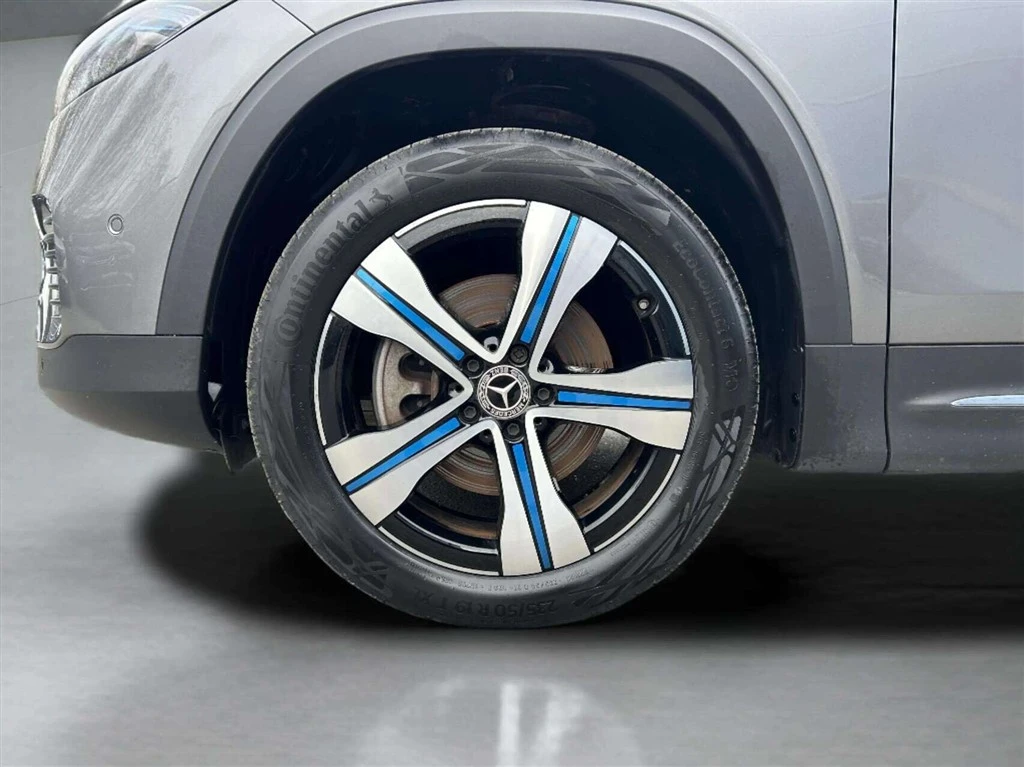 Mercedes-Benz-EQB-image-8