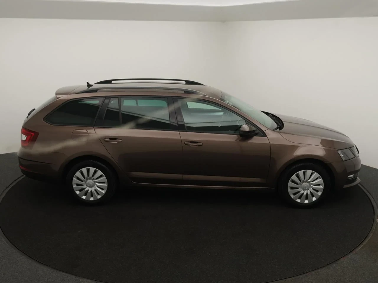 Škoda Octavia Combi 1.6TDI NAVI*TREKHAAK*AUTOCLIMA*TOUCHSCREEN