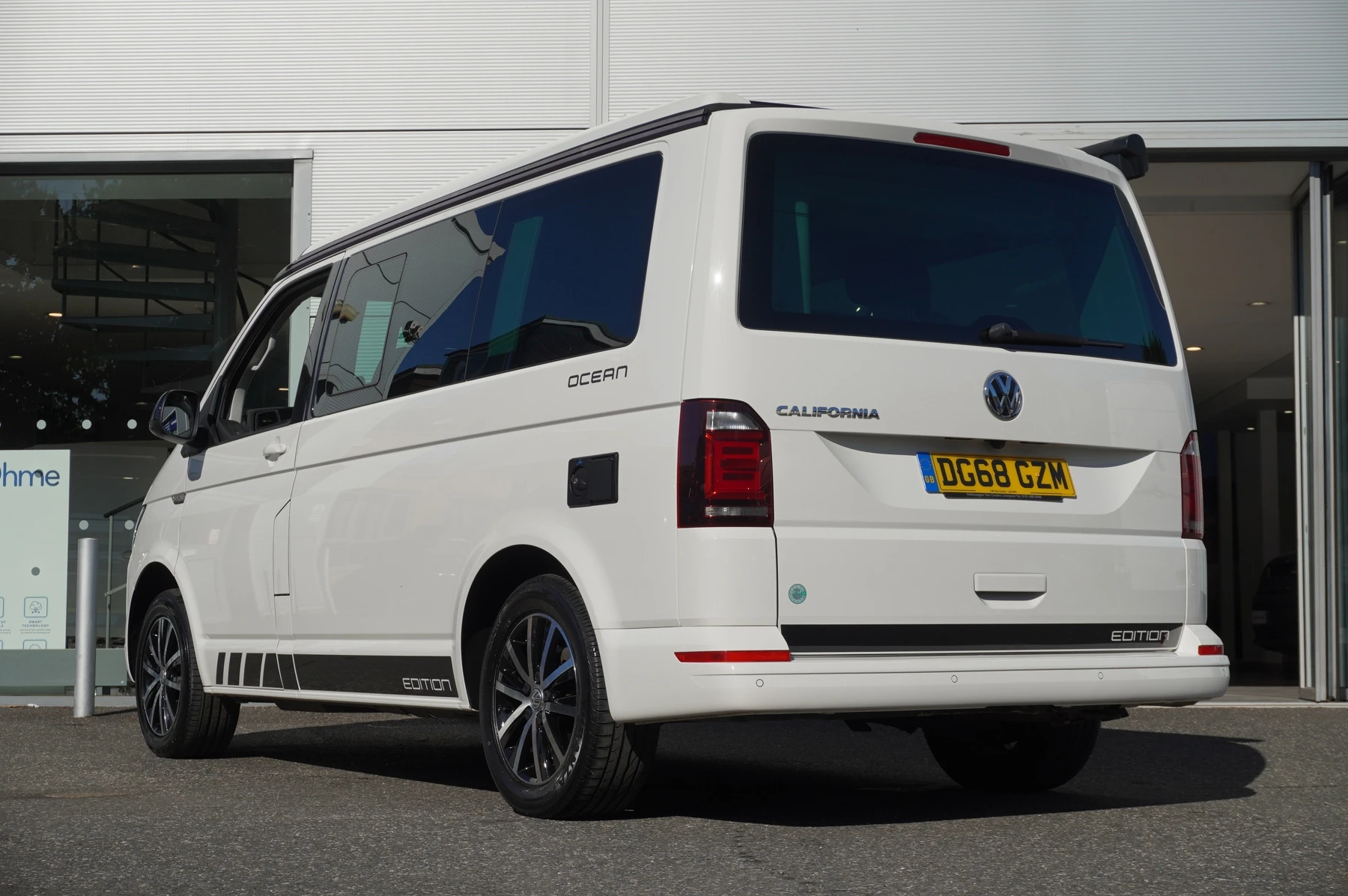 Volkswagen-California-image-2