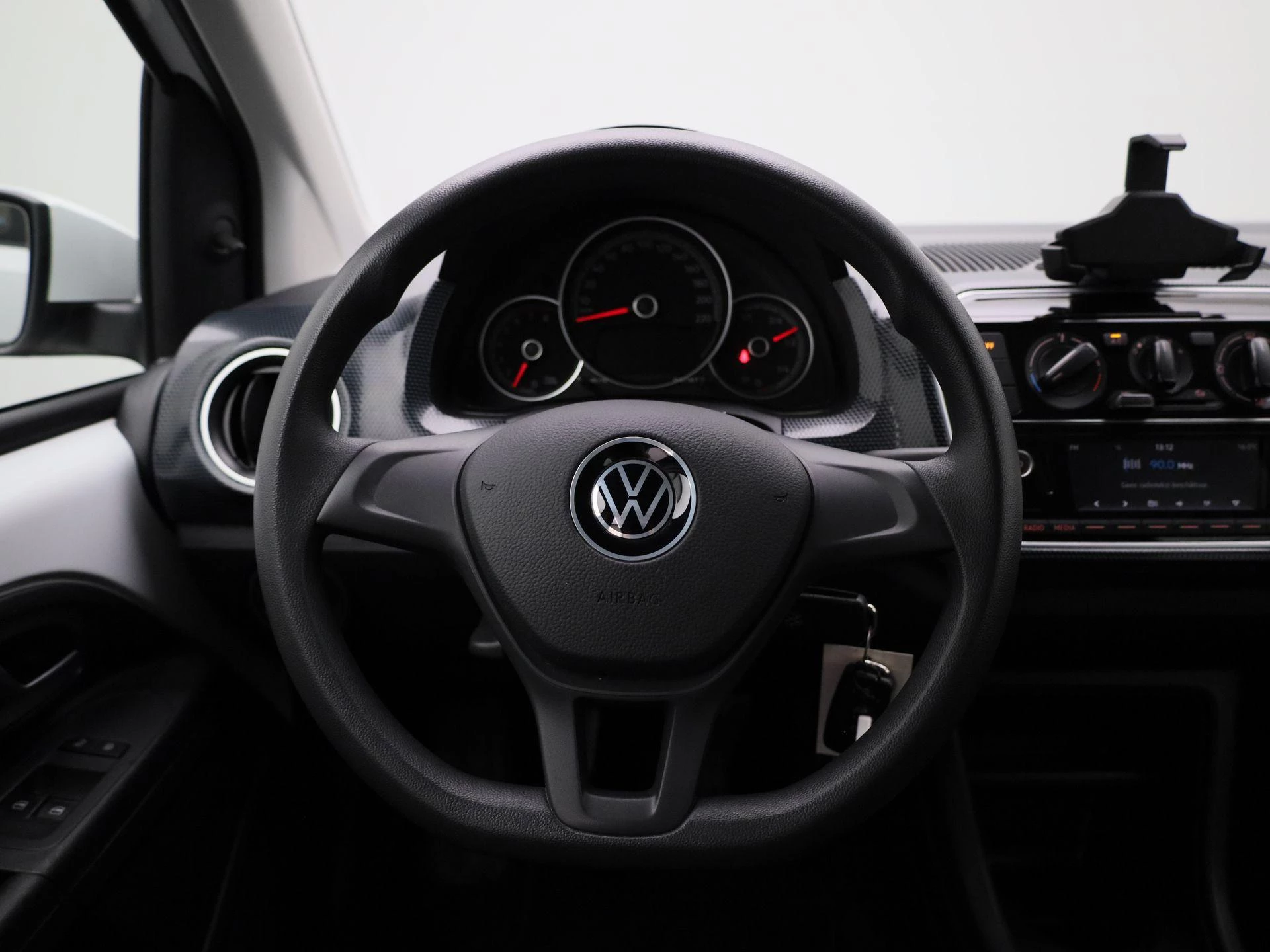 Volkswagen-up!-image-6