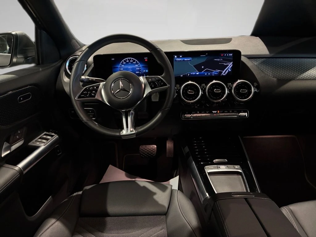 Mercedes-Benz-GLA 200 d-image-10