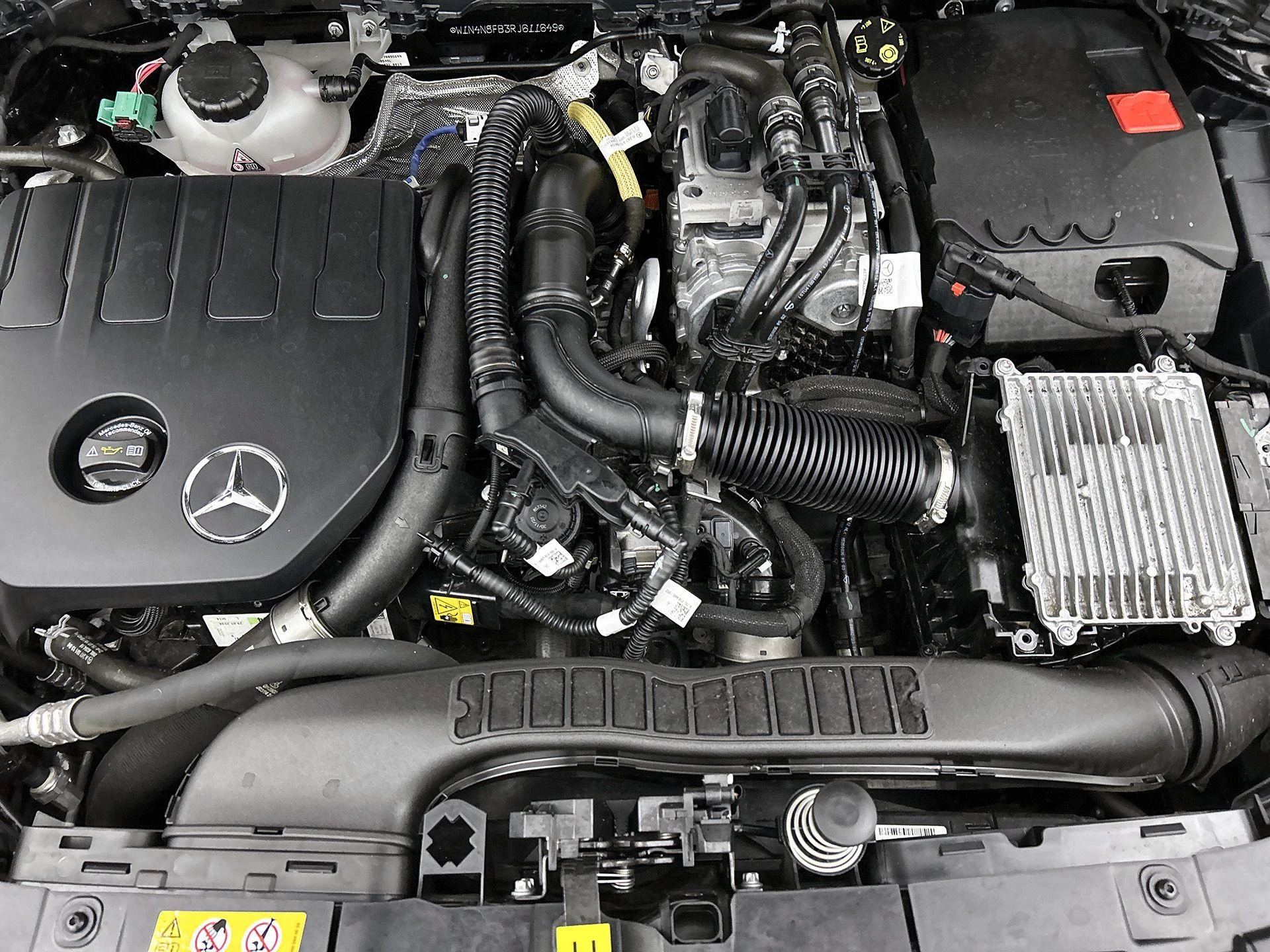 Mercedes-Benz-GLA-image-28