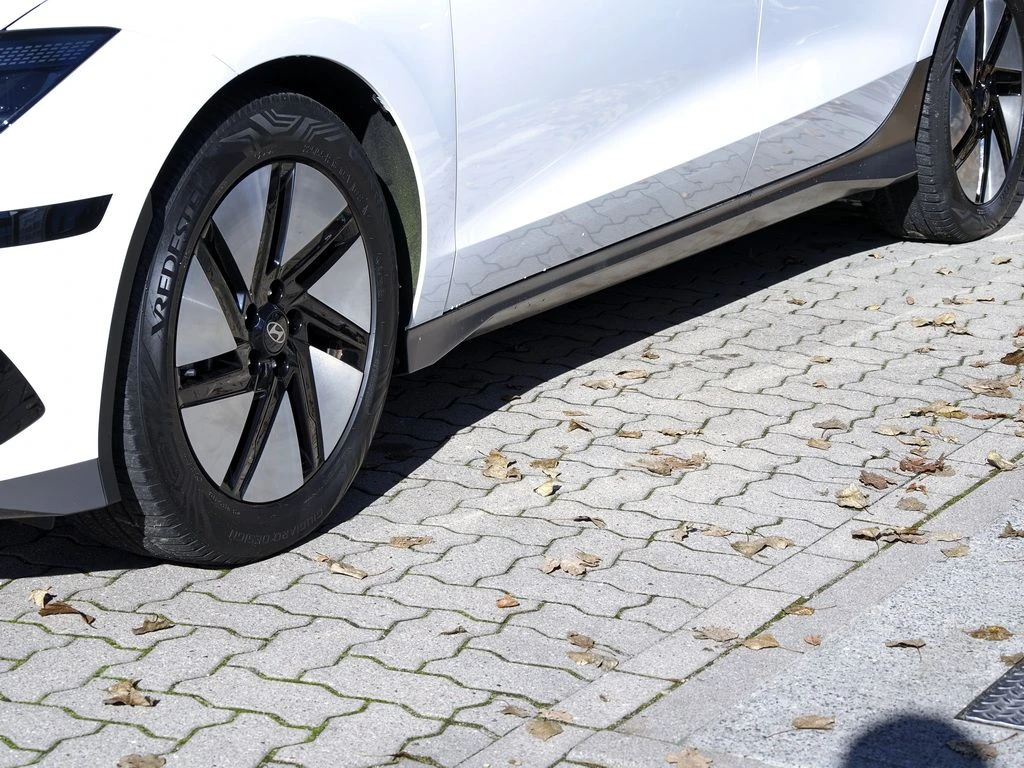 Hyundai-IONIQ 6-image-6