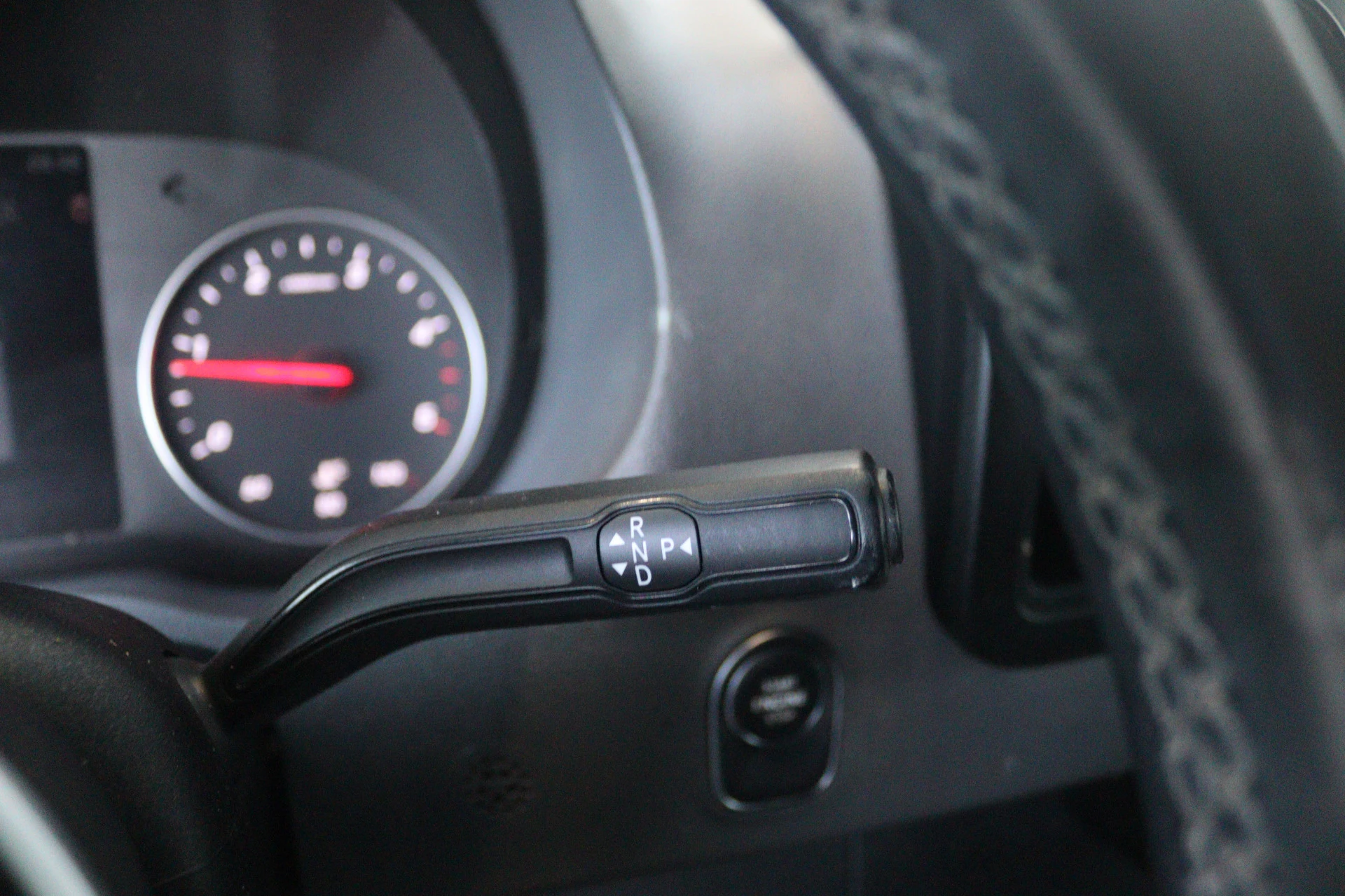 Mercedes-Benz-Sprinter-image-8