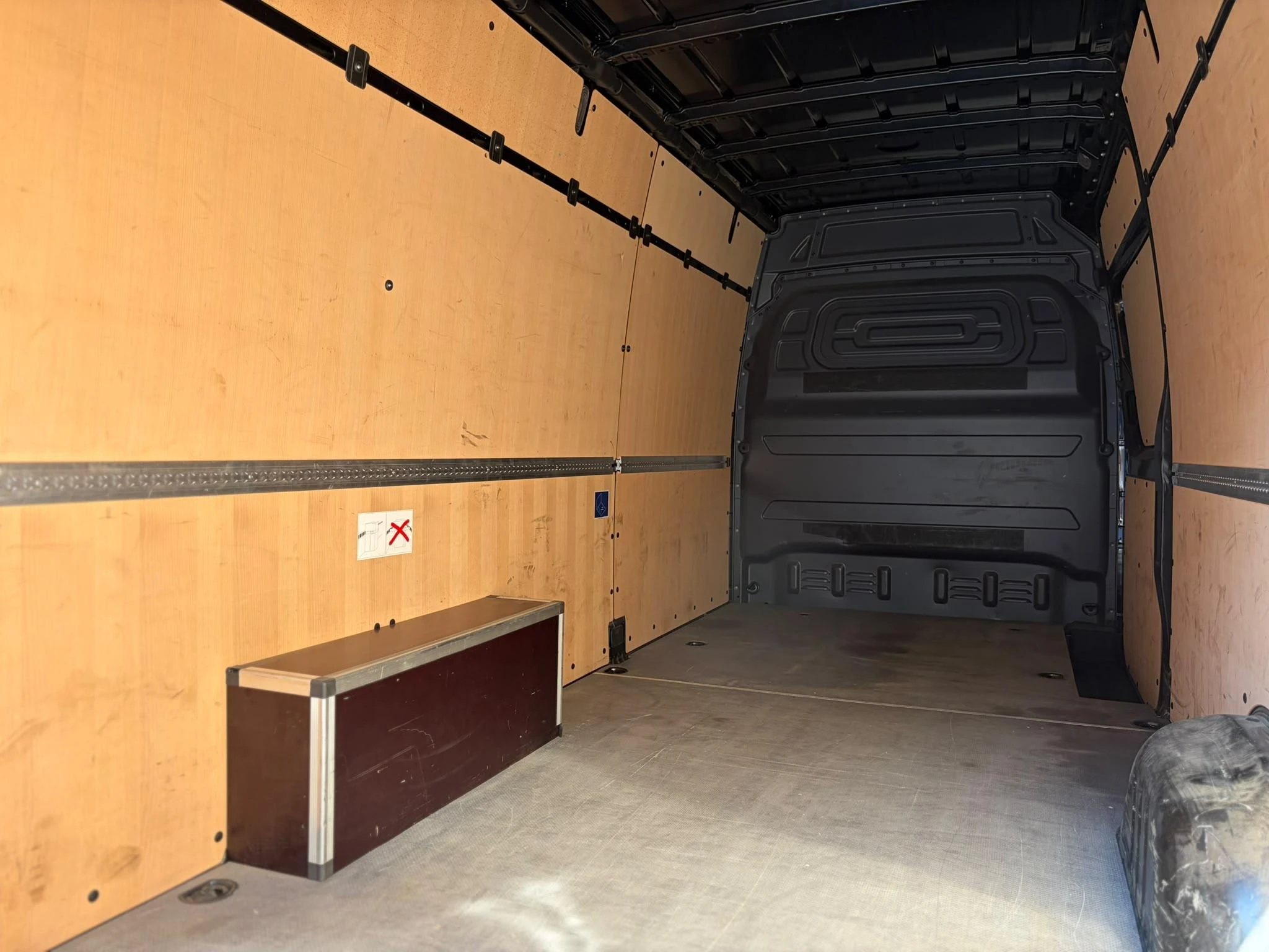 Mercedes-Benz-Sprinter-image-21