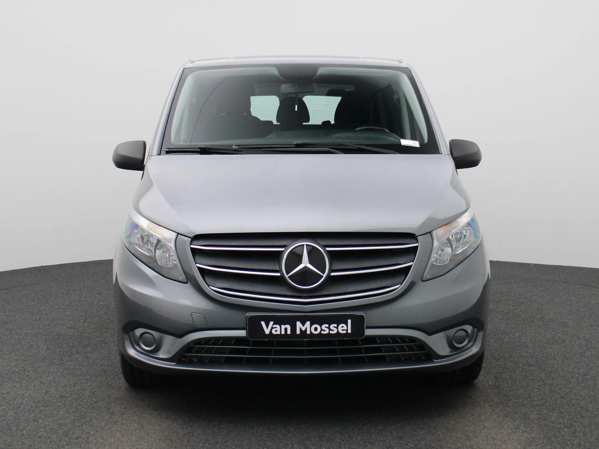 Mercedes-Benz-Vito-image-3