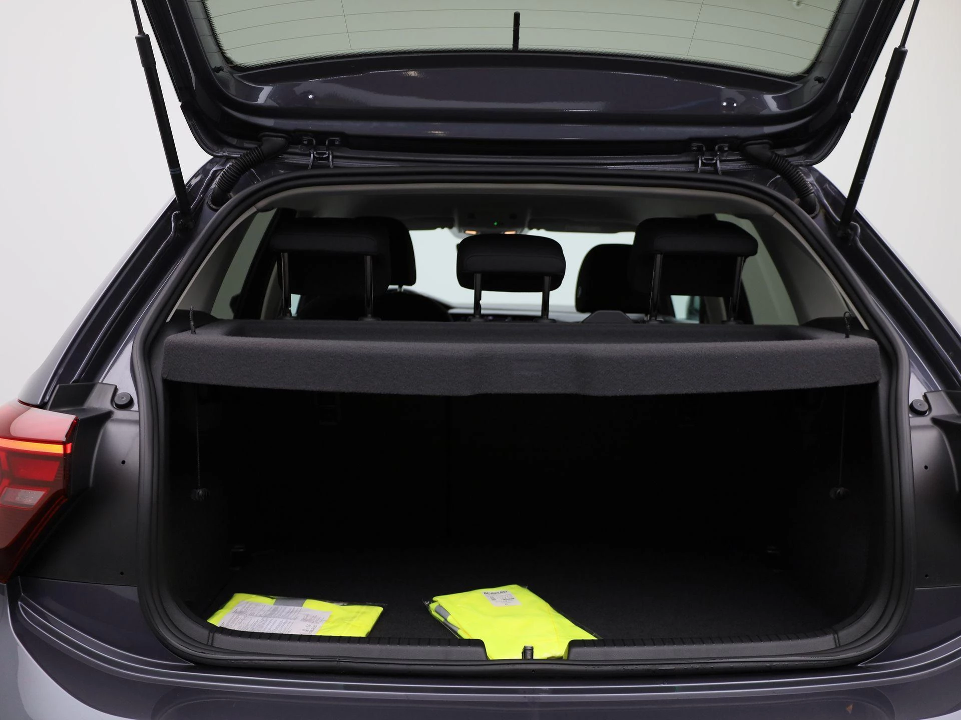 Volkswagen-Polo-image-13
