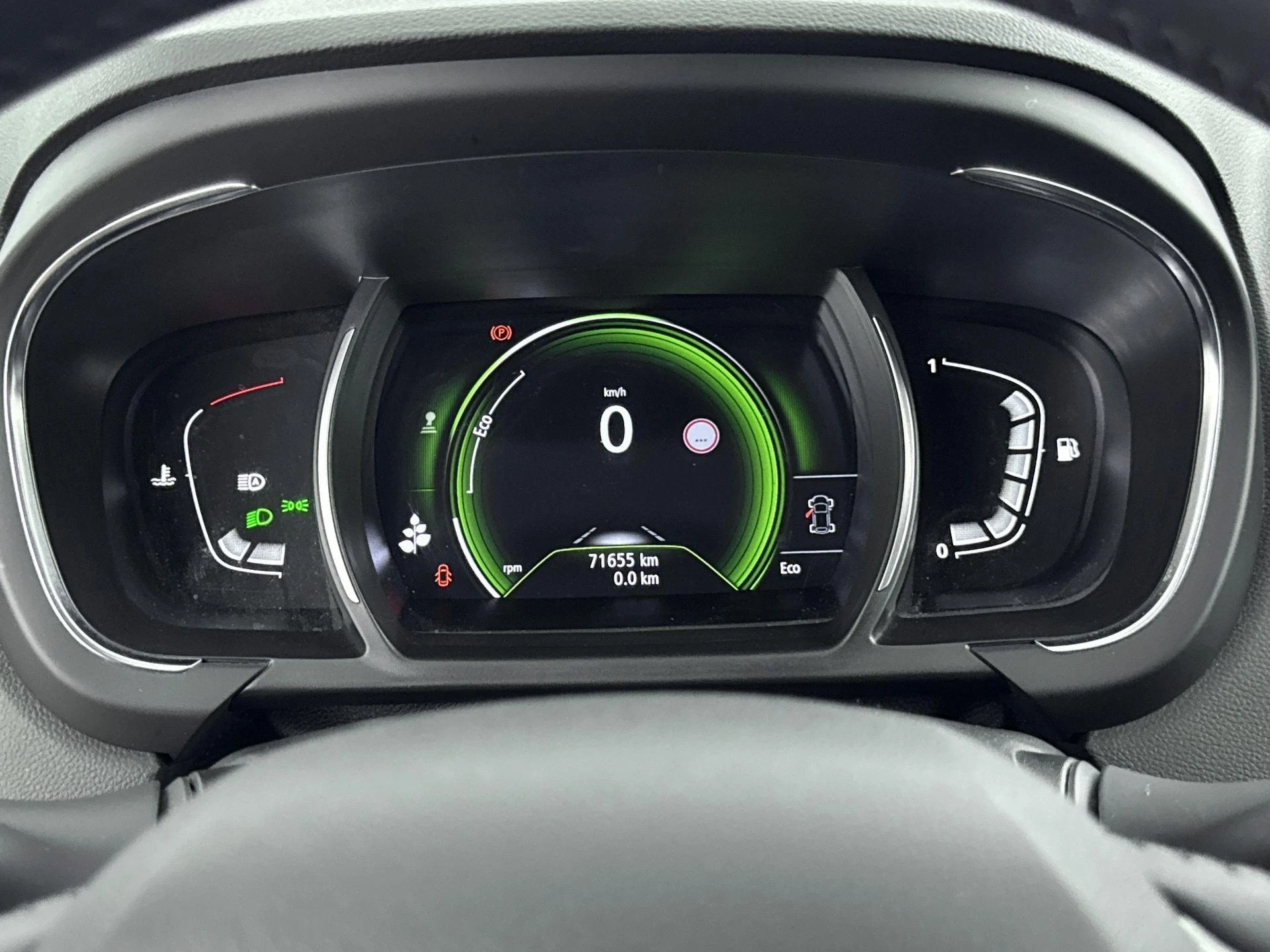 Renault-Grand Scénic-image-8