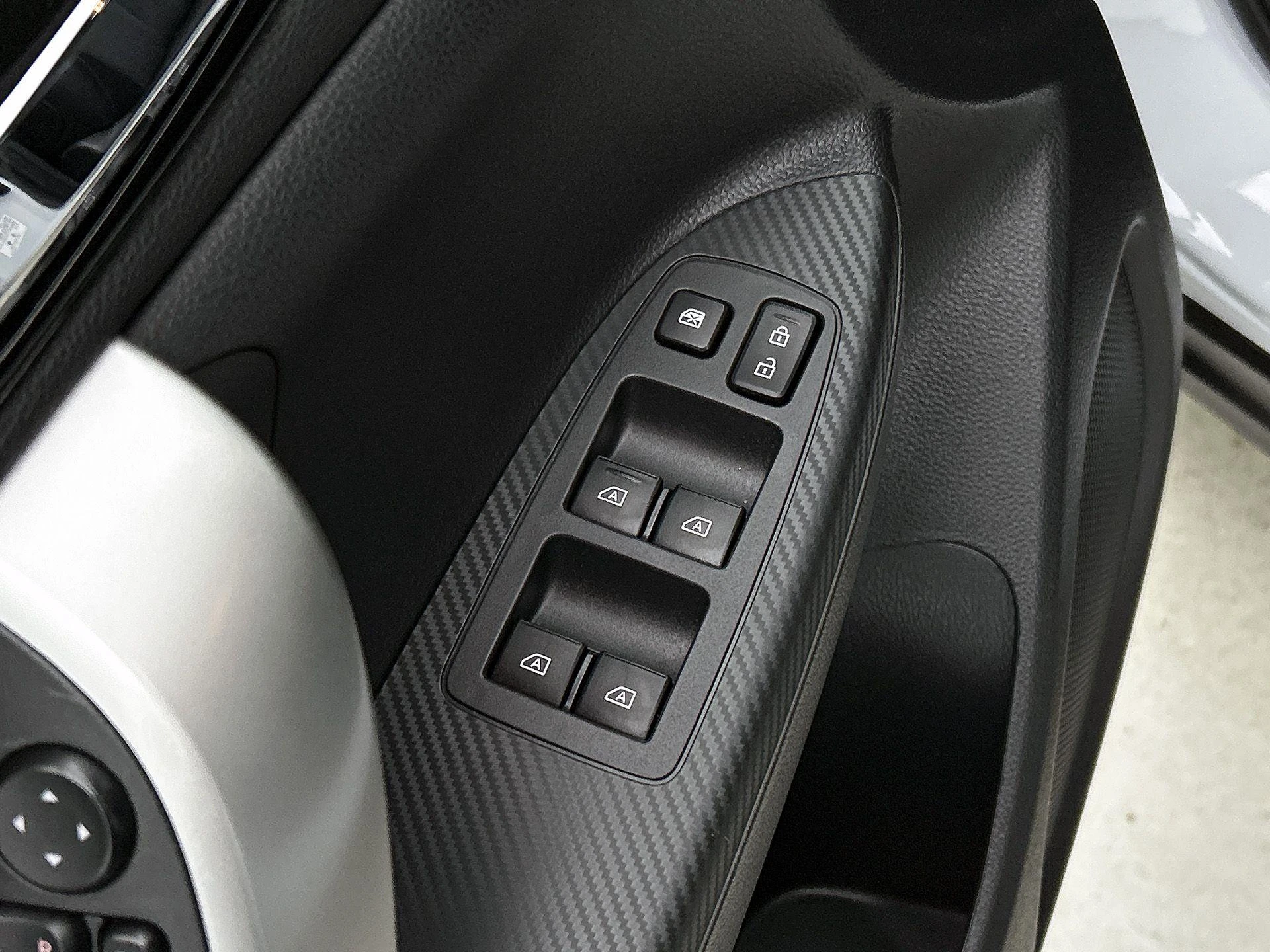 Mitsubishi-Eclipse Cross-image-23