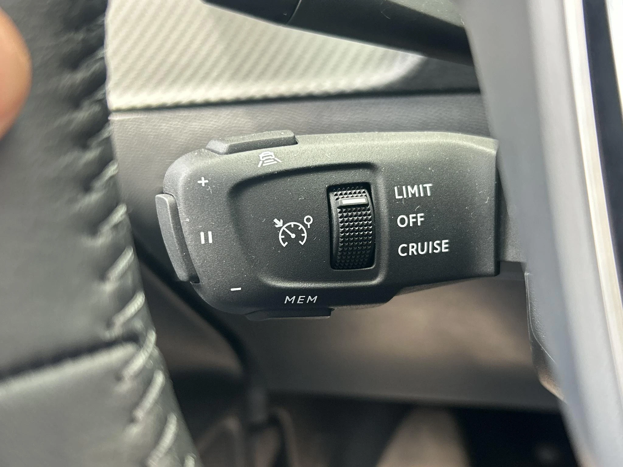 Peugeot-208-image-11