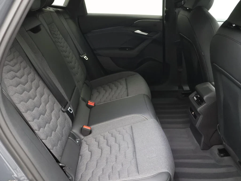 Audi A6 Avant e-tron Audi A6 Avant Corporate S e-tron 210,00 kW *ENKEL VOORSTEL VOOR PROFFESIONELEN*