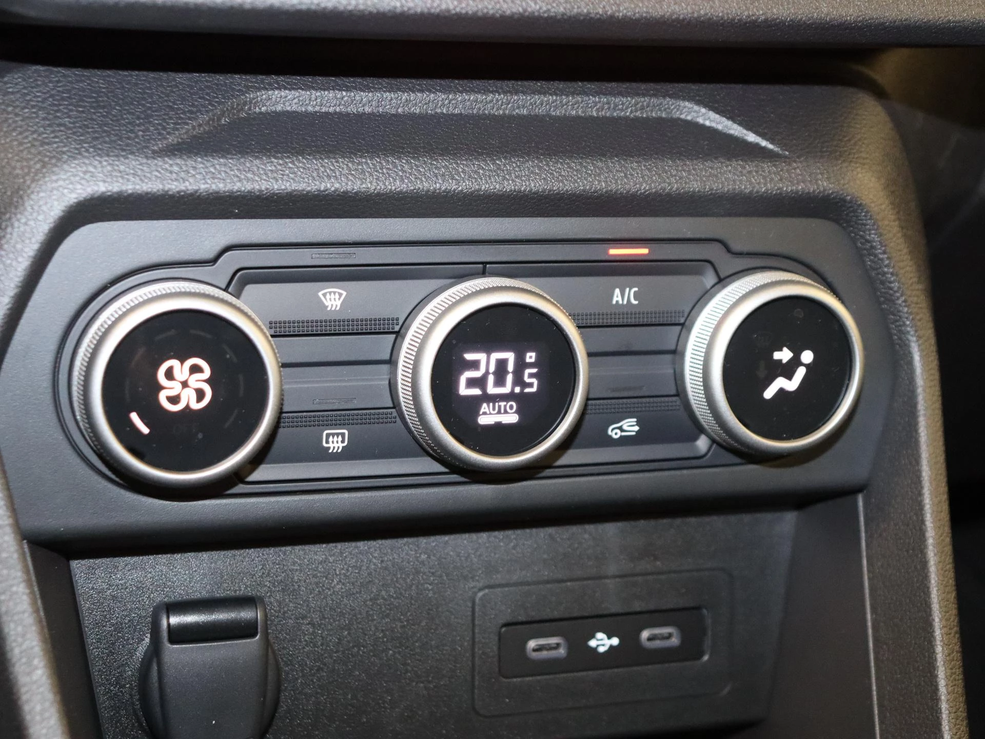 Dacia-Sandero-image-17