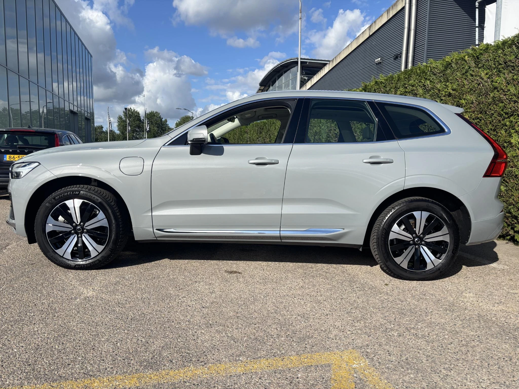 Volvo-XC60-image-2