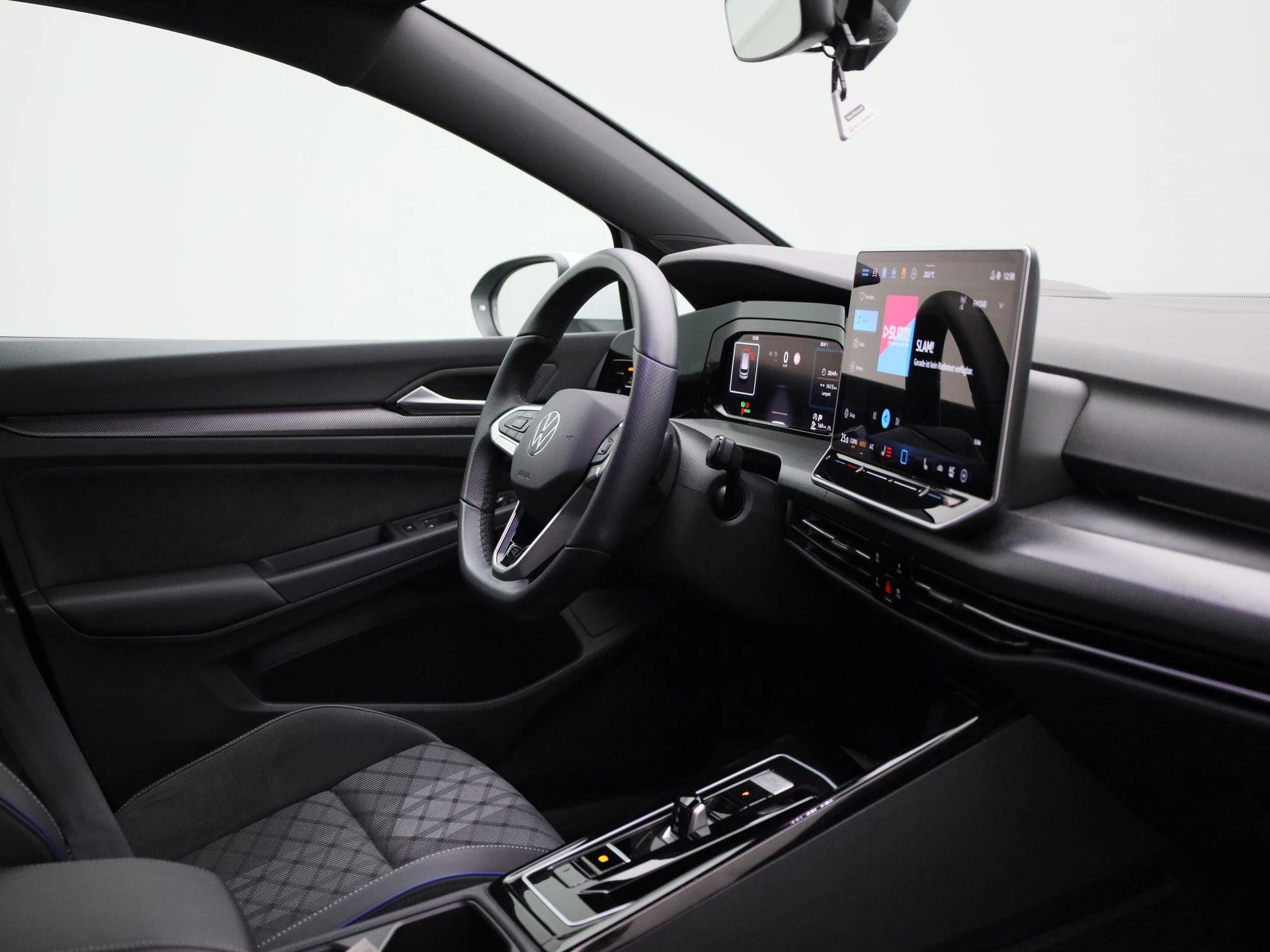 Volkswagen-Golf-image-34