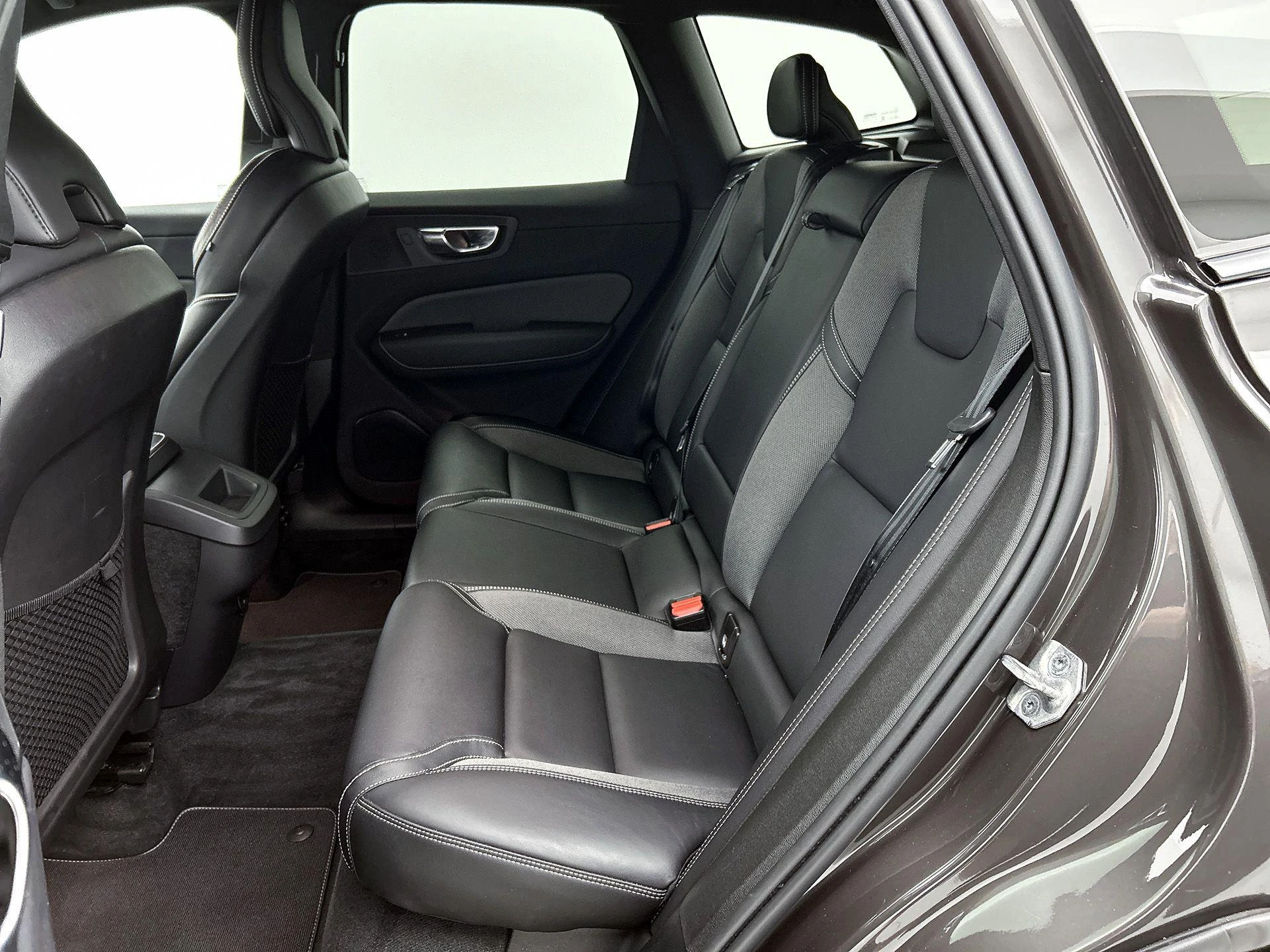 Volvo XC60 2.0 B4 R-Design