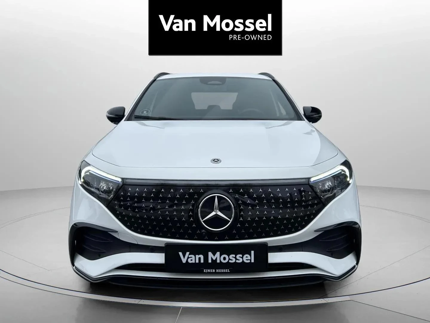 Mercedes-Benz-EQA-image-1