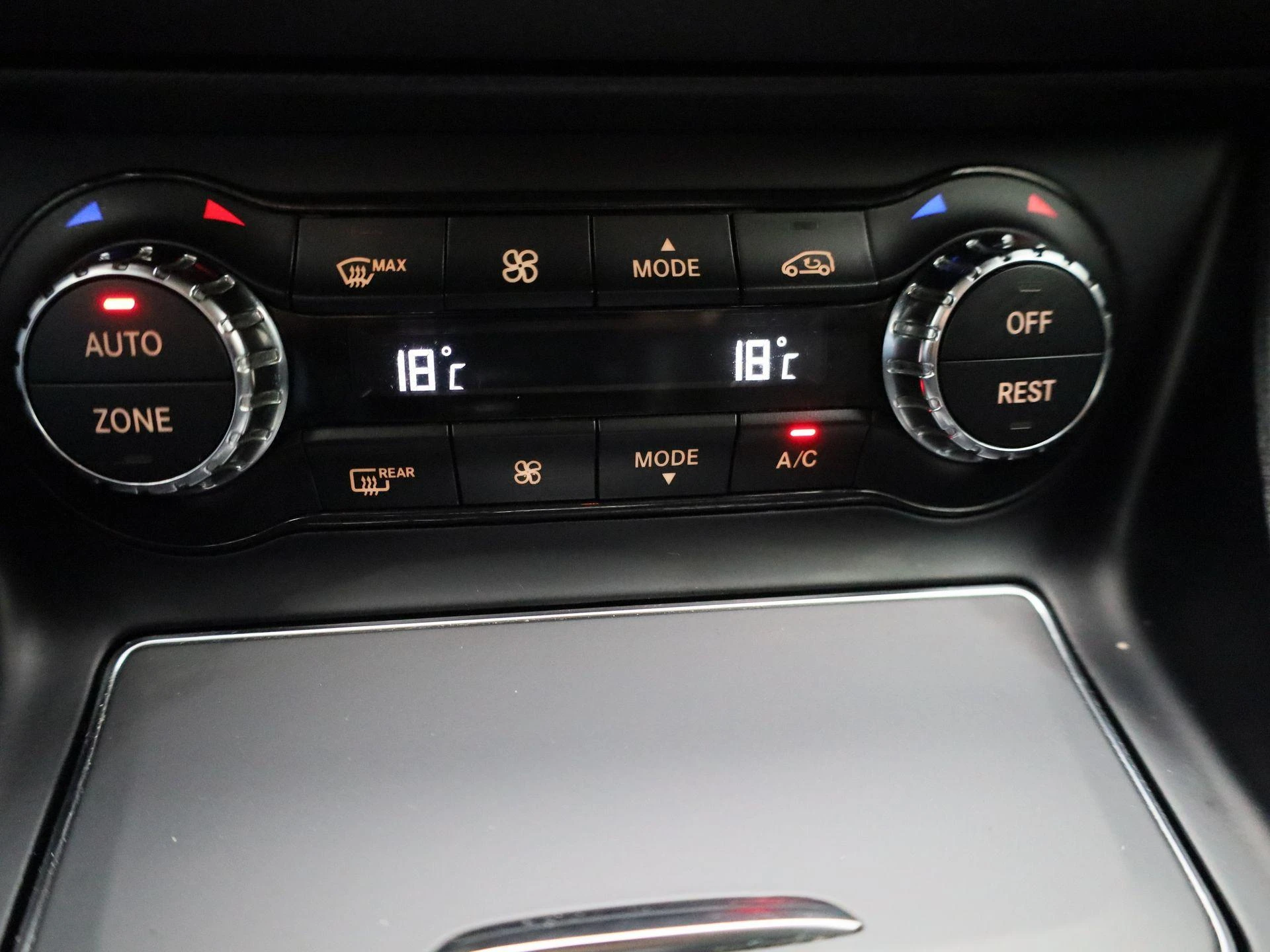 Mercedes-Benz-CLA-image-24