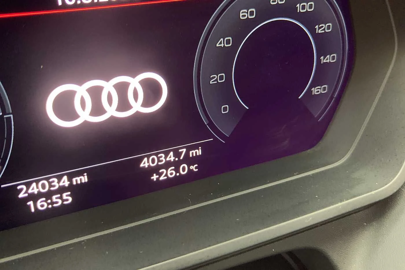 Audi-Q4 e-tron-image-12