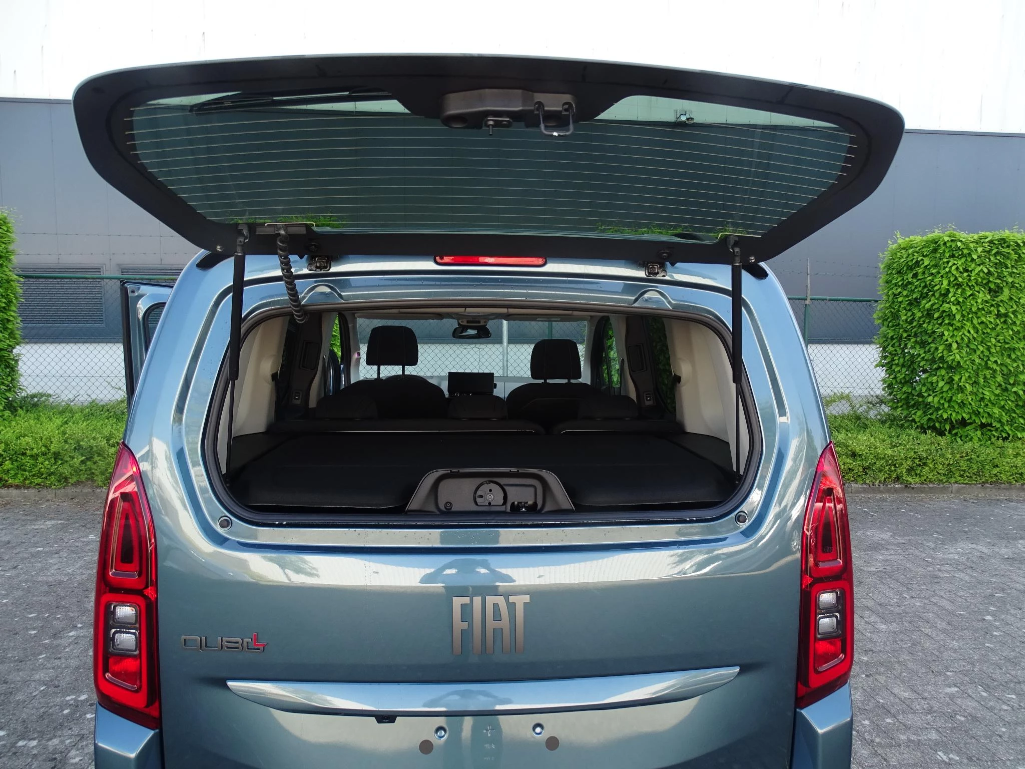 Fiat Qubo 1.2T +gps+camera+park pilot +magic top