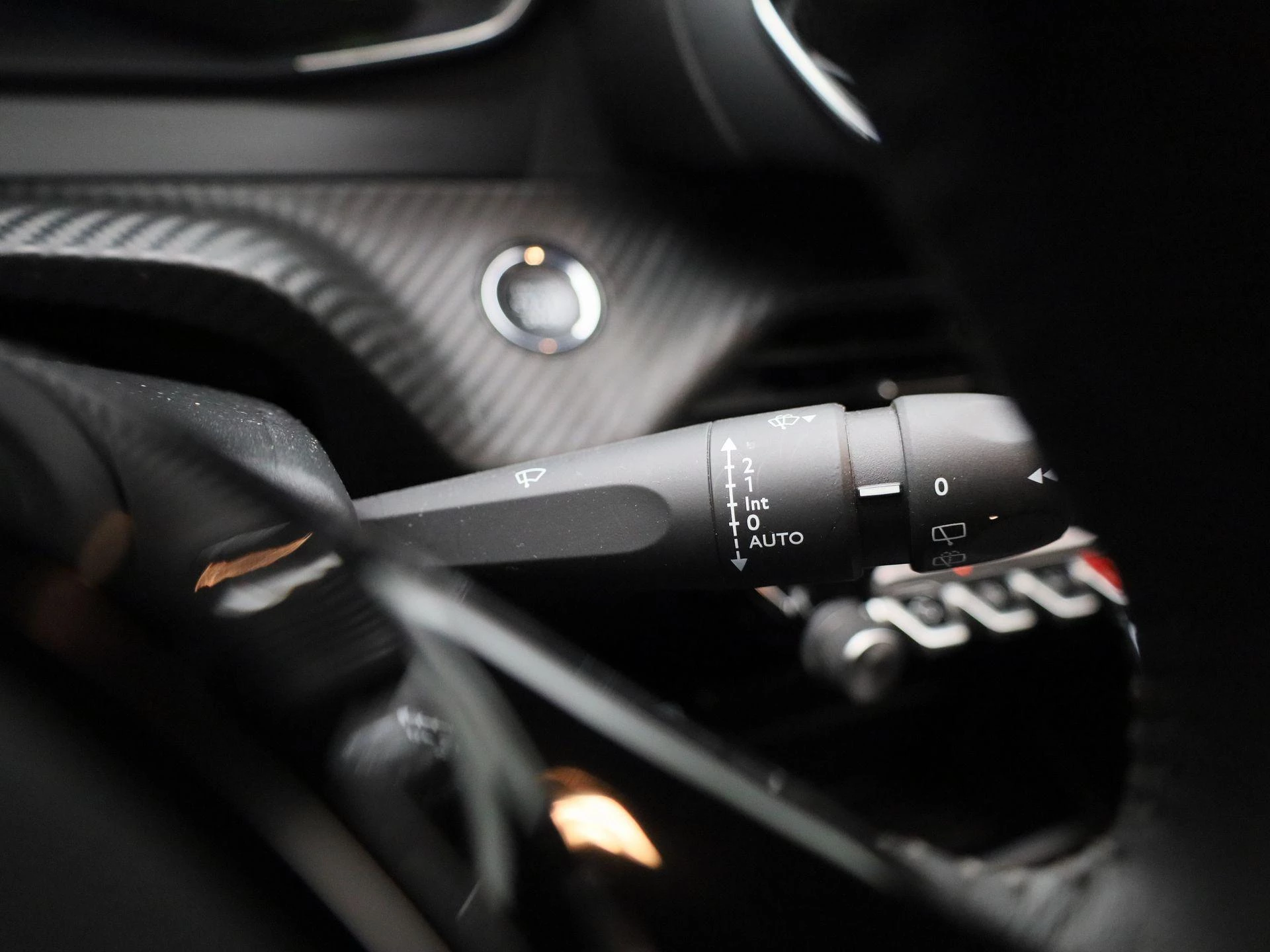 Peugeot-e-2008-image-21