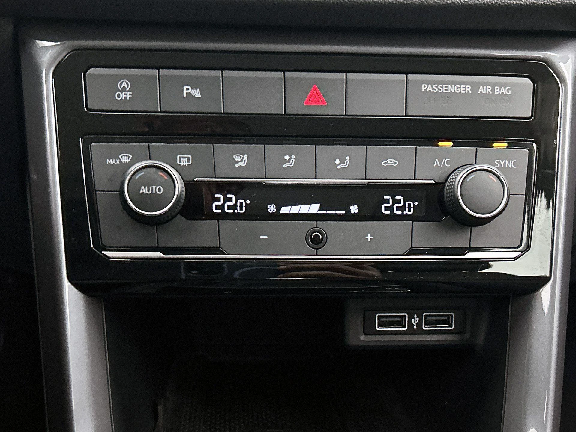 Volkswagen-T-Cross-image-23