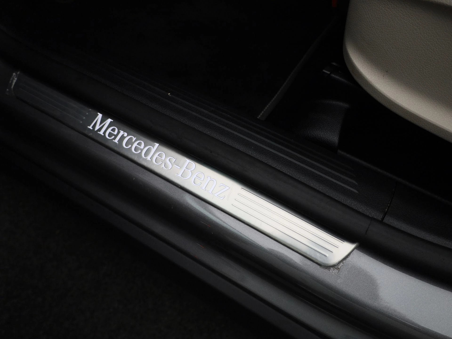 Mercedes-Benz-GLB-image-32