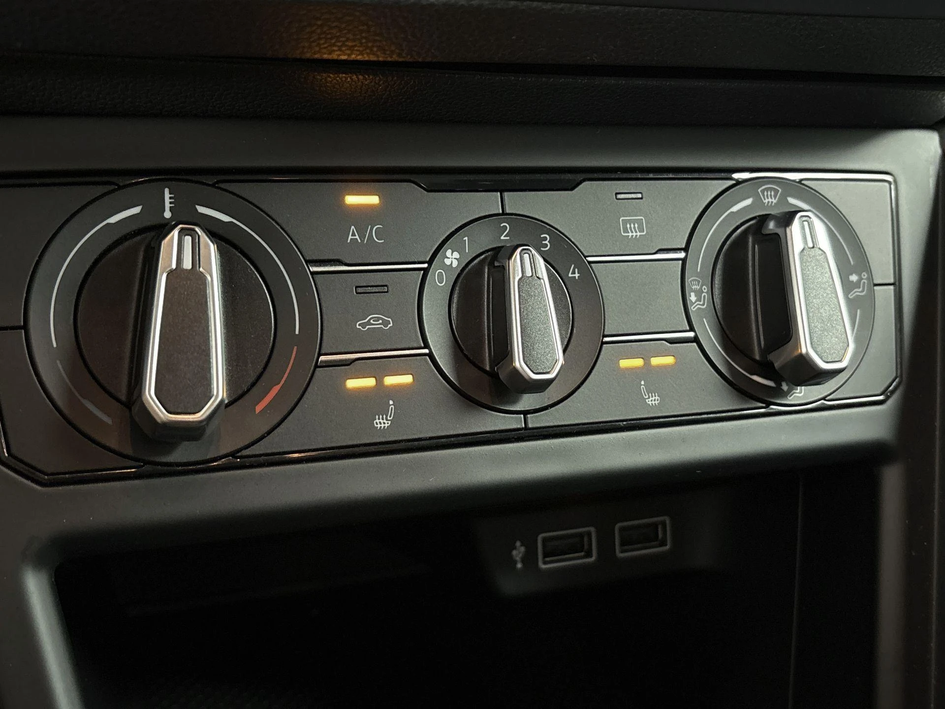 Volkswagen-Polo-image-17