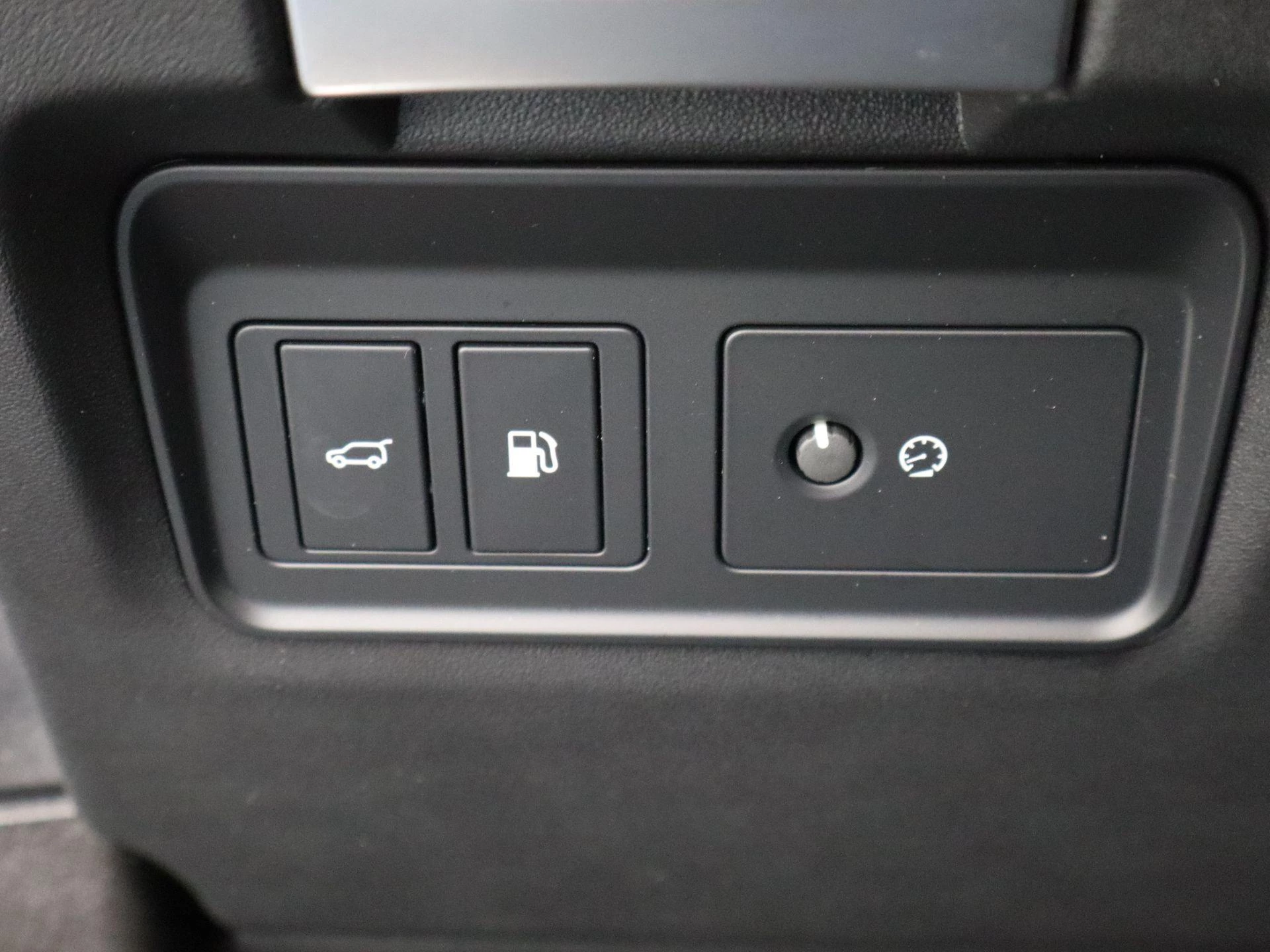 Land Rover-Range Rover Evoque-image-24